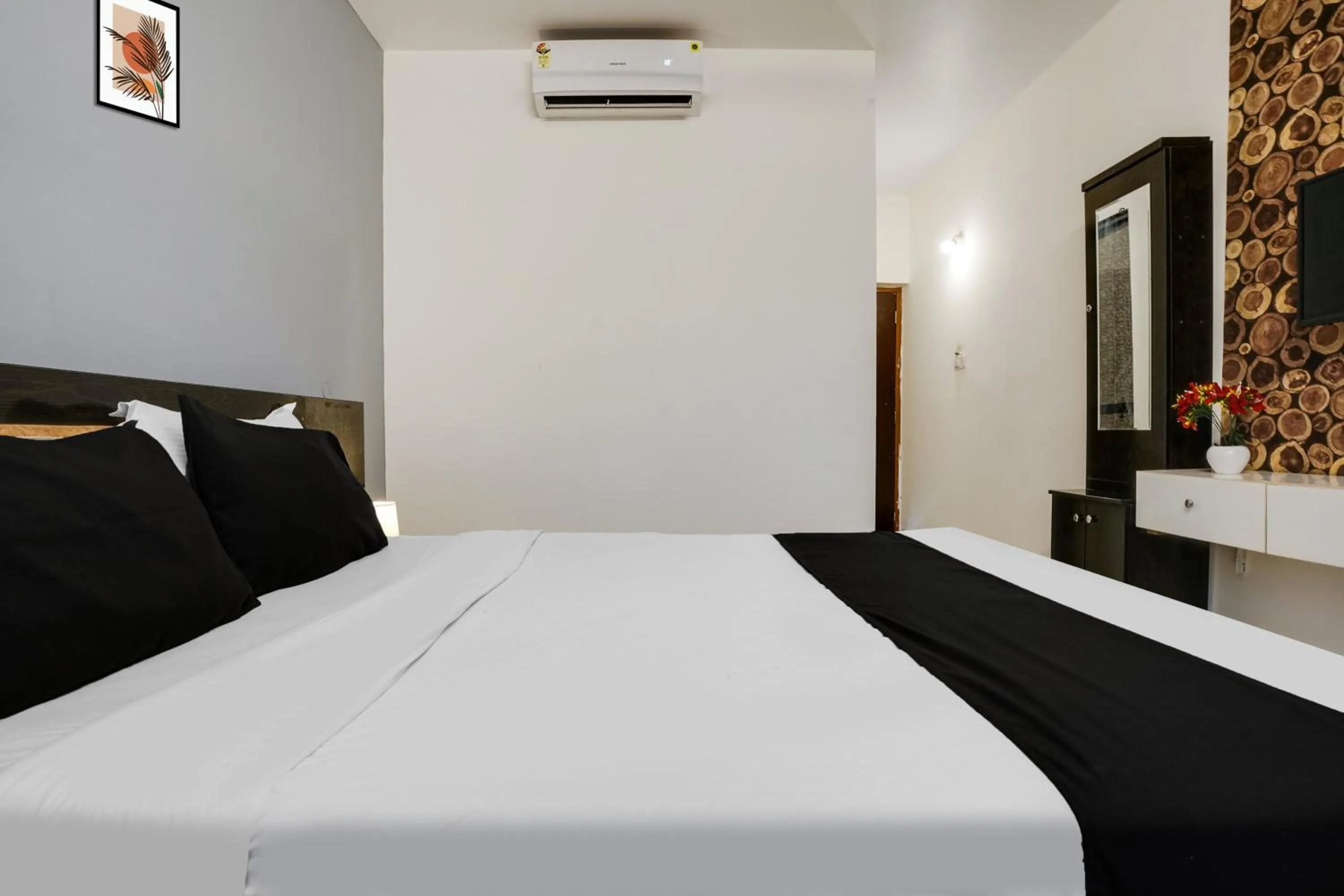 Bedroom, Bed in Super Collection O Morjim