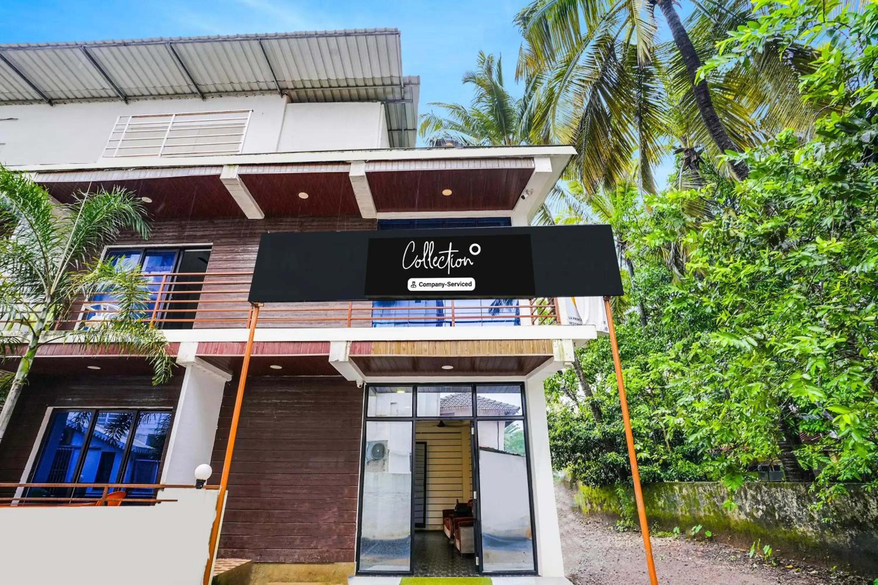 Facade/entrance in Super Collection O Morjim Facade/entrance in Super Collection O Morjim