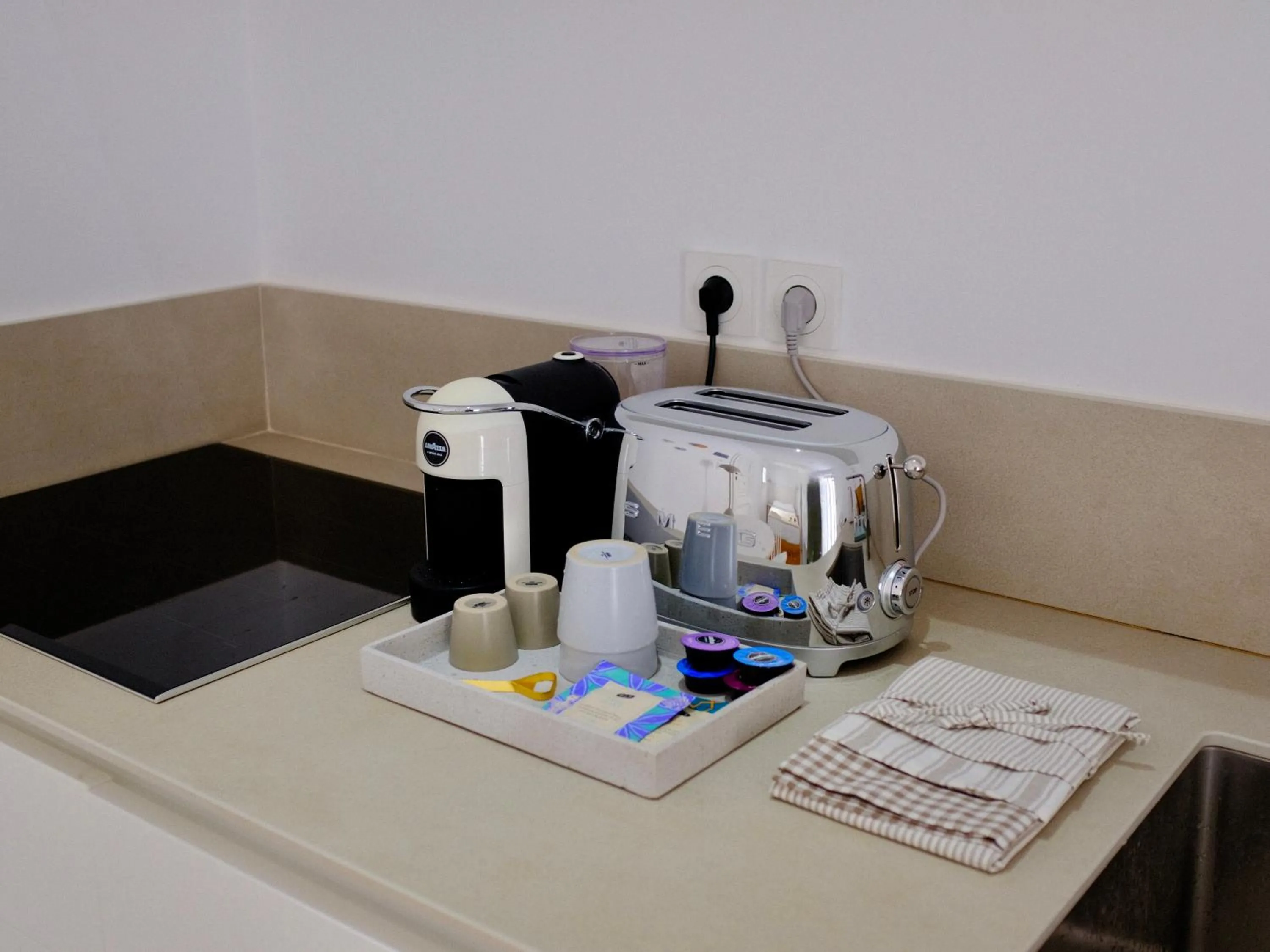 Coffee/tea facilities in MILORA SuNSET