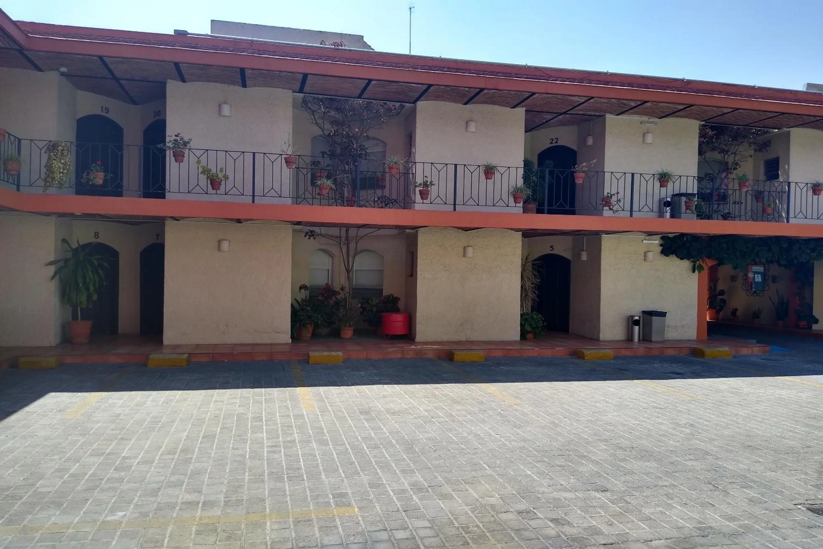 Property building in Hotel Villa Del Sol Expo