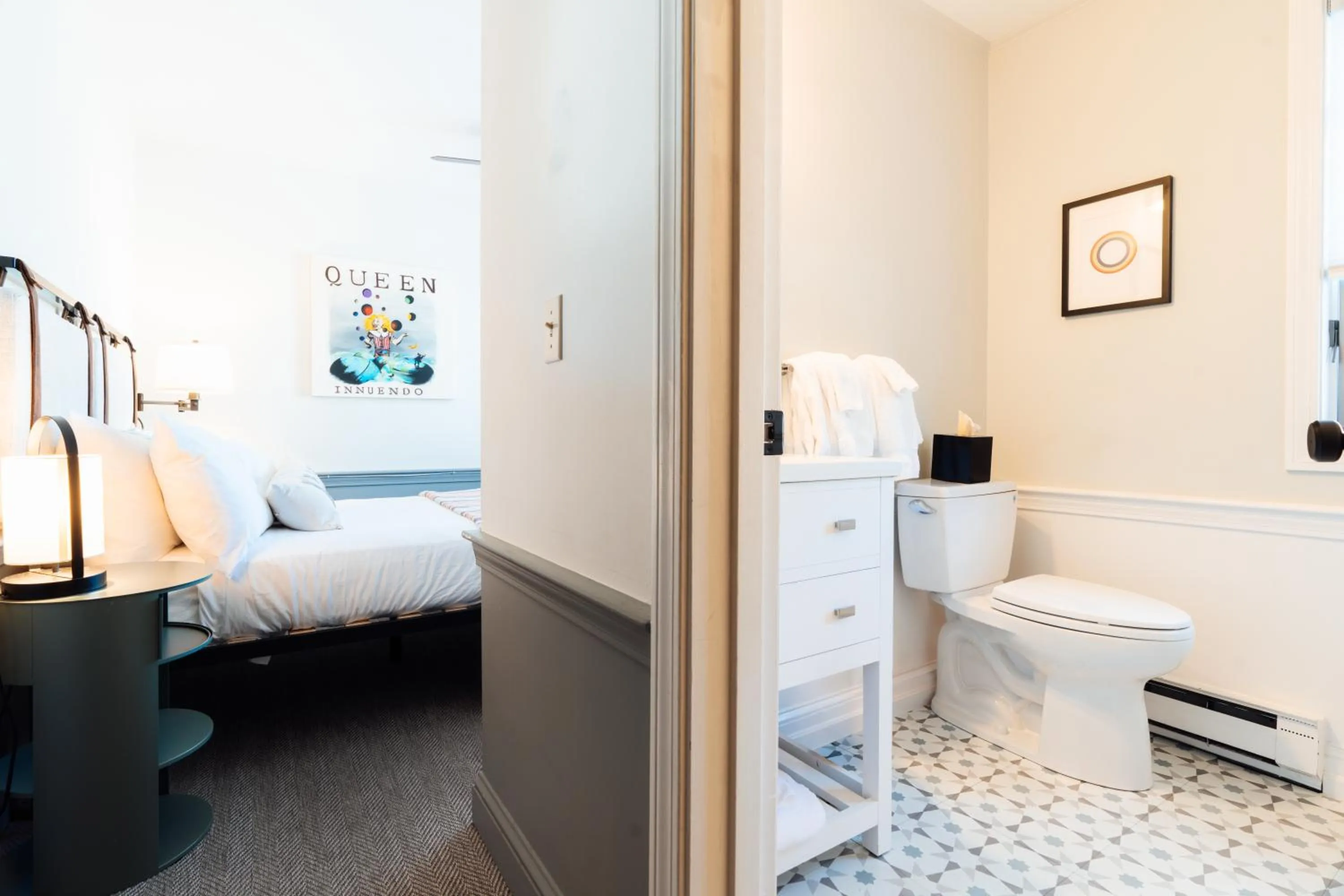 Bedroom, Bed in Mercury Hotel Provincetown