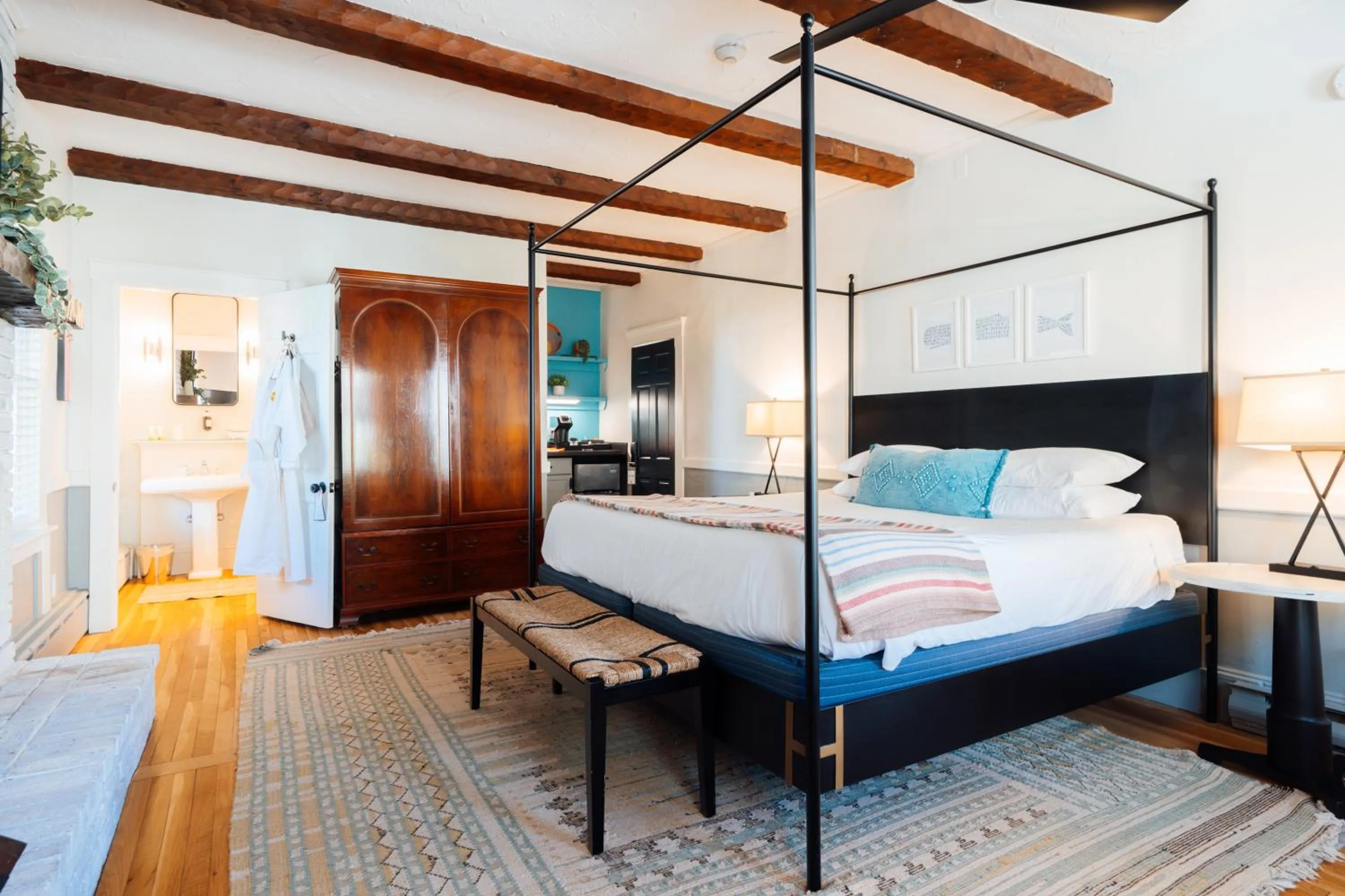 Bedroom, Bed in Mercury Hotel Provincetown