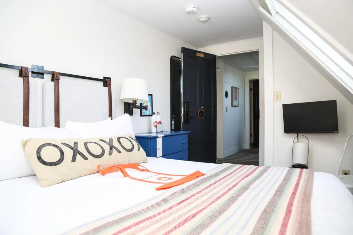 Bedroom, Bed in Mercury Hotel Provincetown