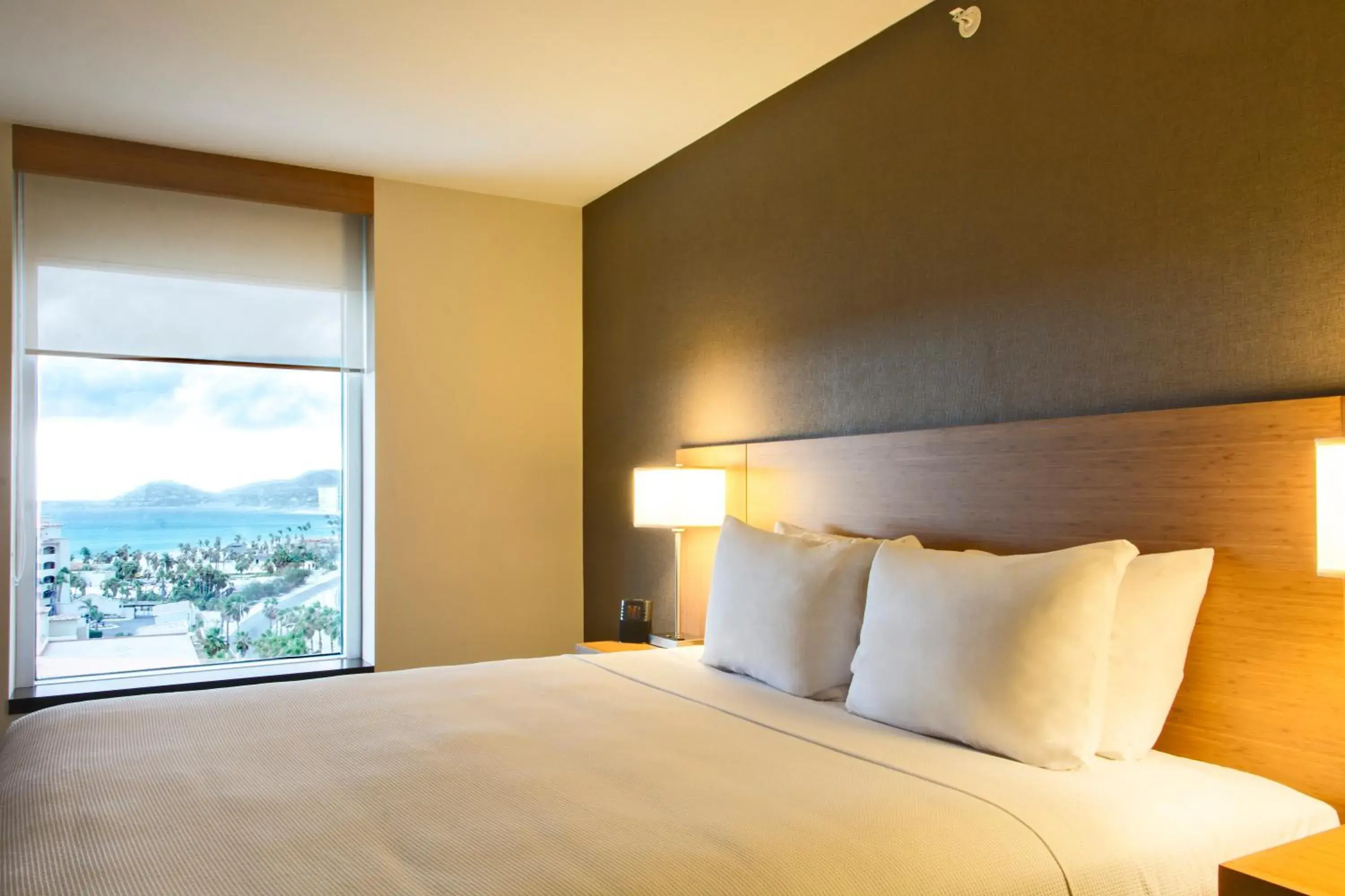 Bed in Hyatt Place Los Cabos Bed in Hyatt Place Los Cabos