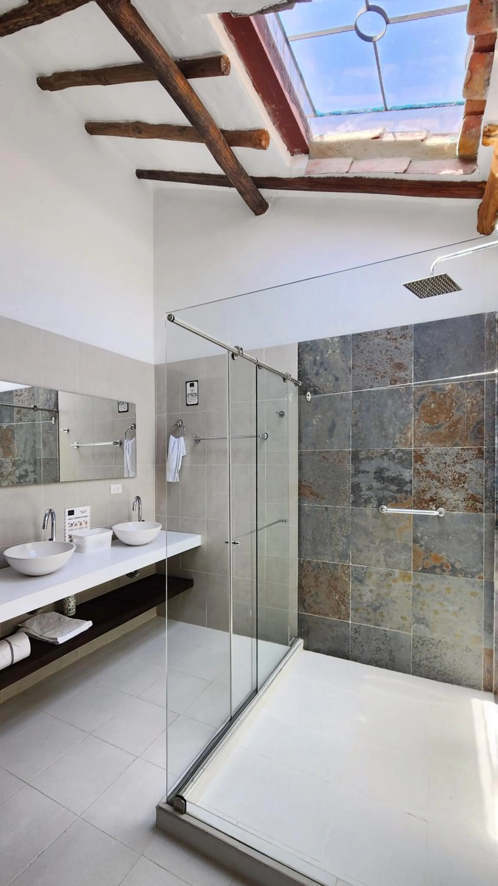 Shower in Hotel AMANEE