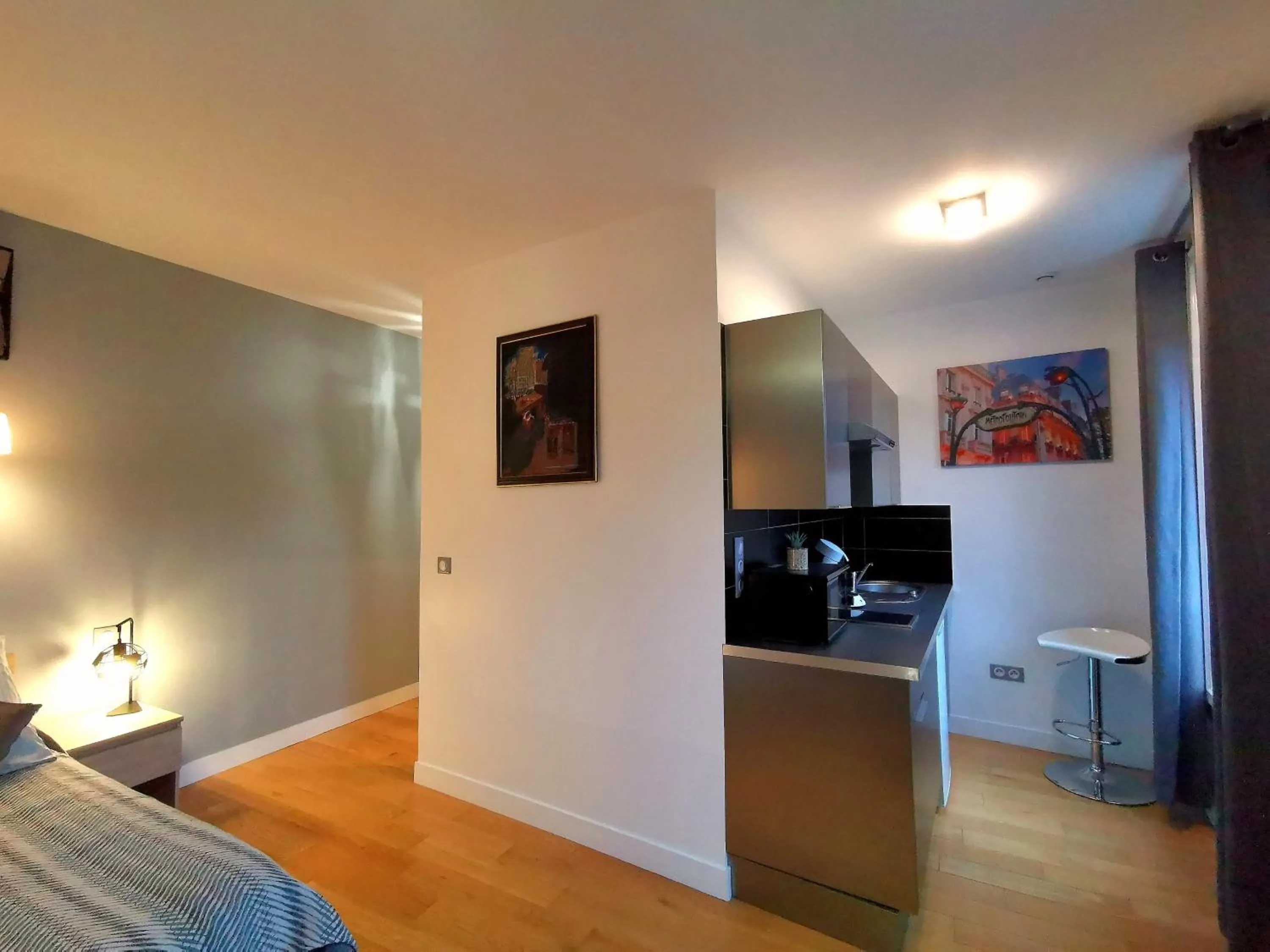 Kitchen or kitchenette, Bed in Hotel Oh Sevres Autrement