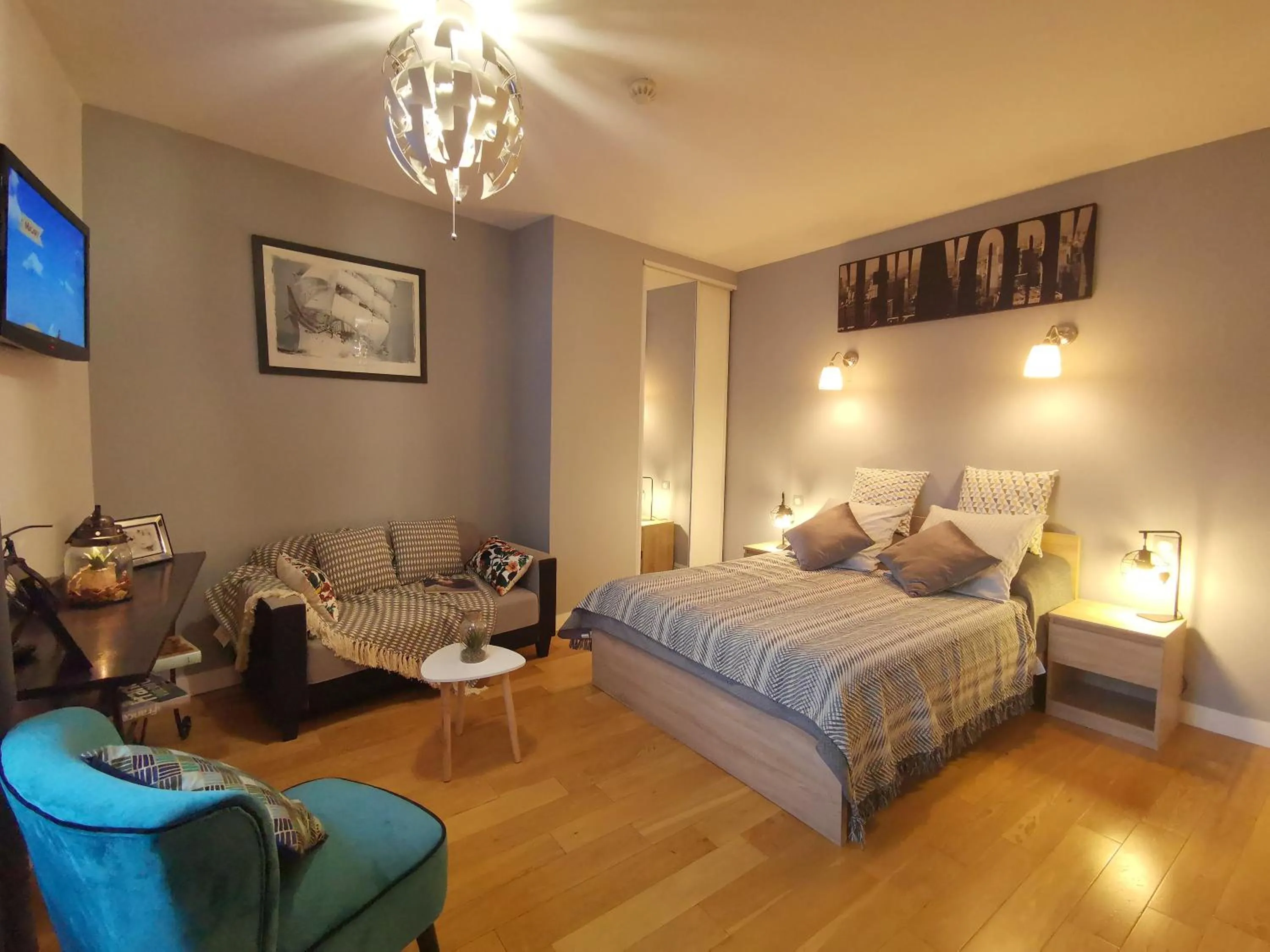 TV and multimedia, Bed in Hotel Oh Sevres Autrement