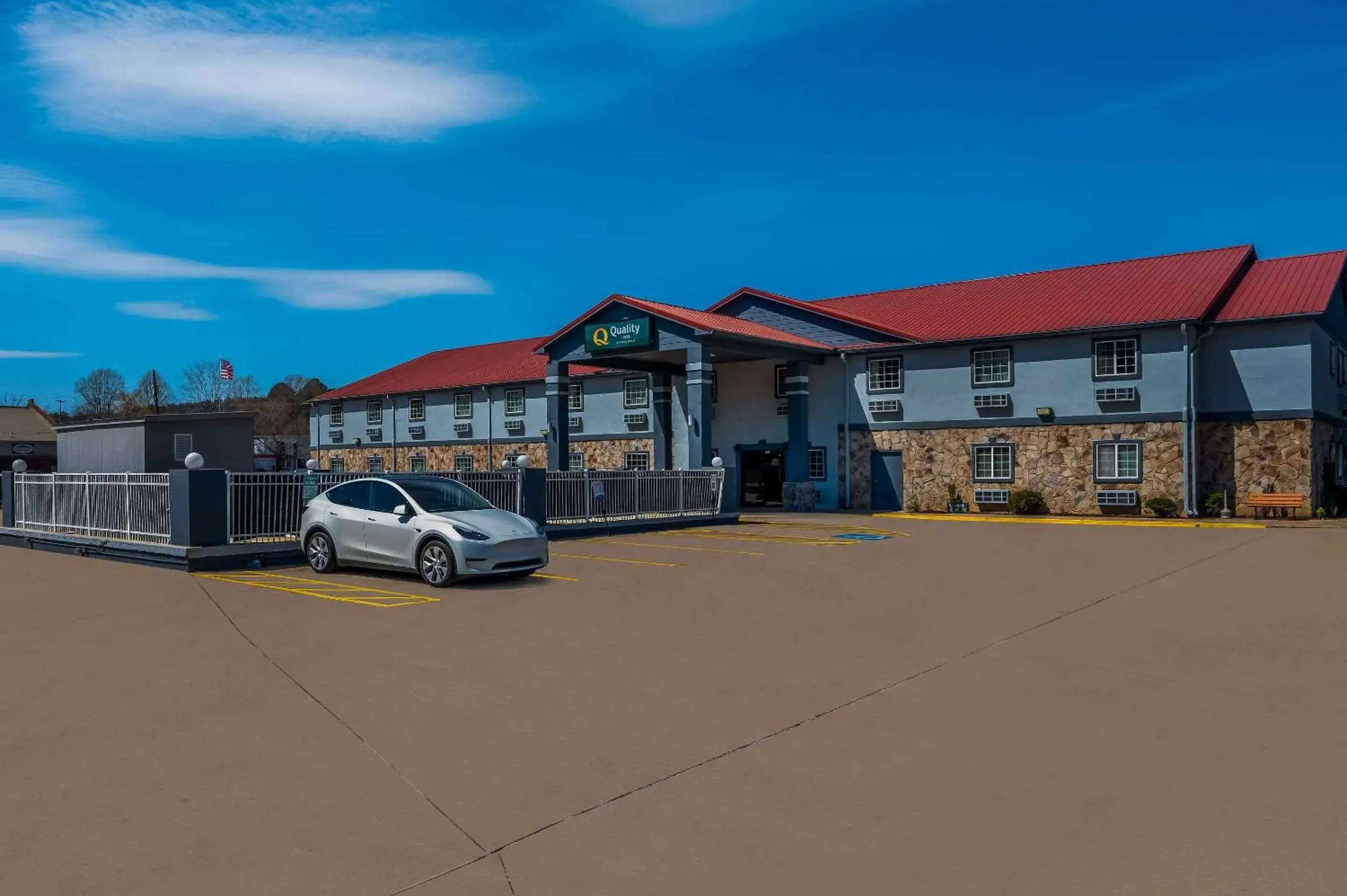 Property building in Quality Inn Fort Payne Property building in Quality Inn Fort Payne