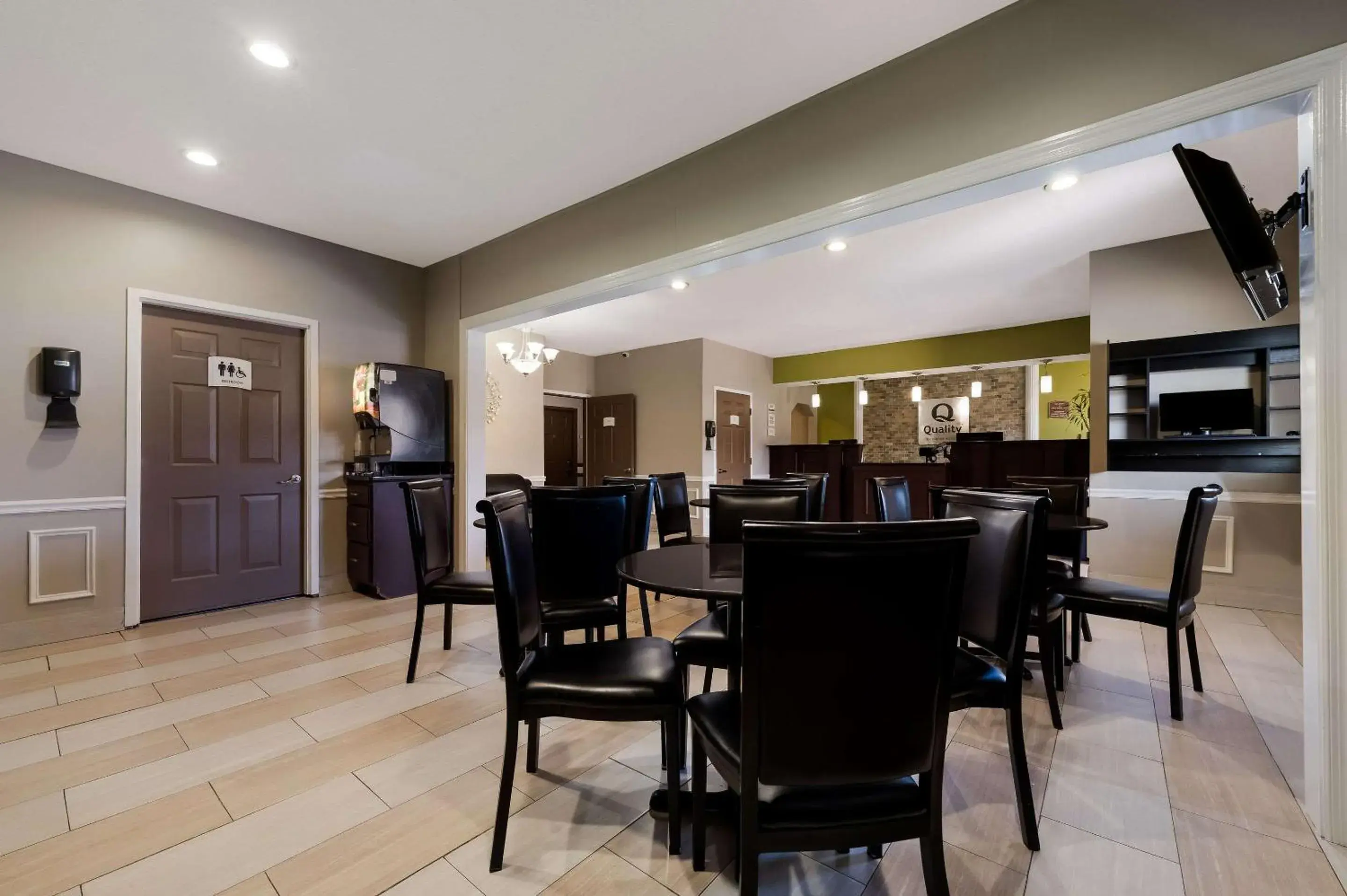 Breakfast in Quality Inn Fort Payne Breakfast in Quality Inn Fort Payne