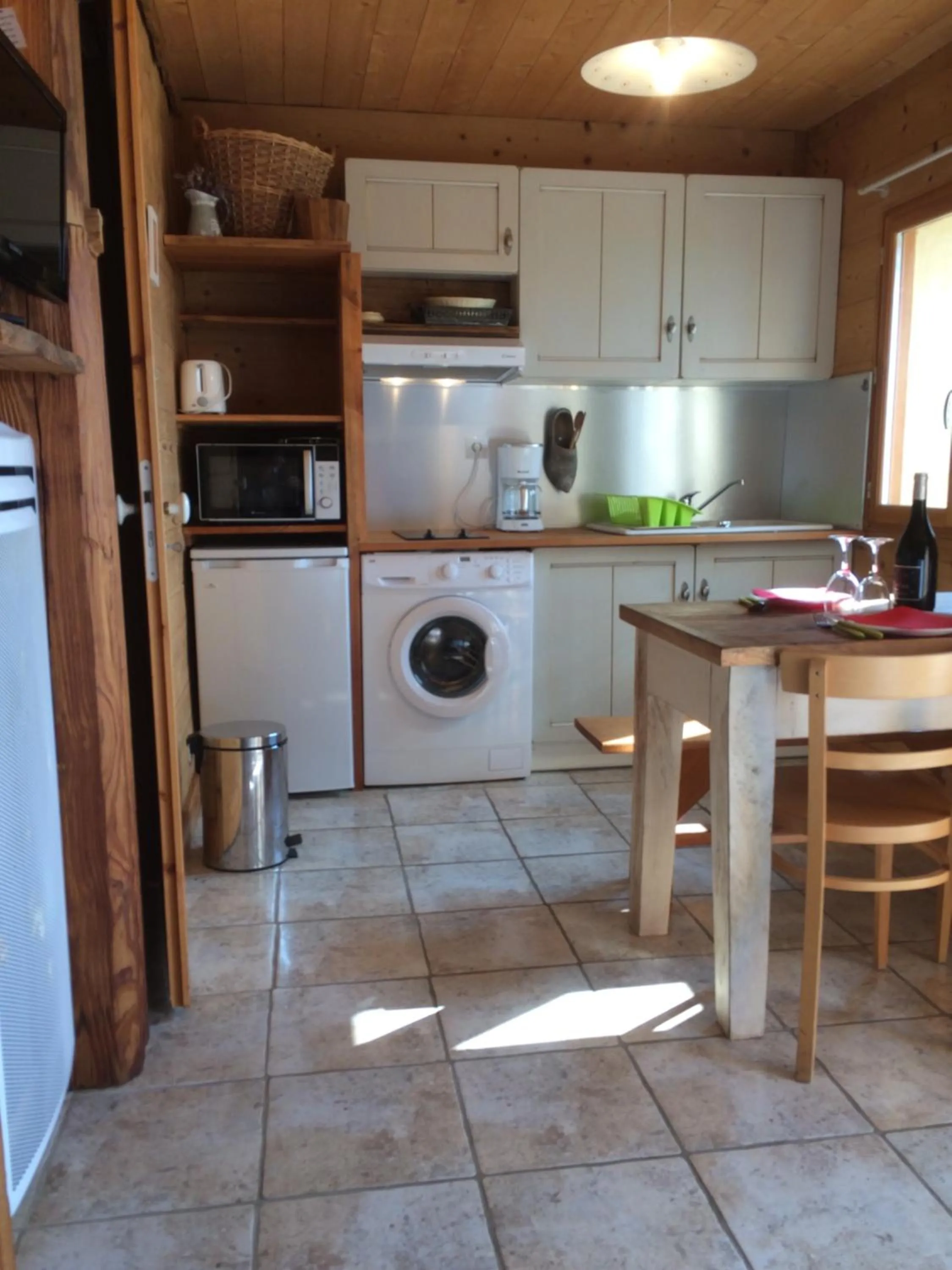 Kitchen or kitchenette in Appartements dans Chalet