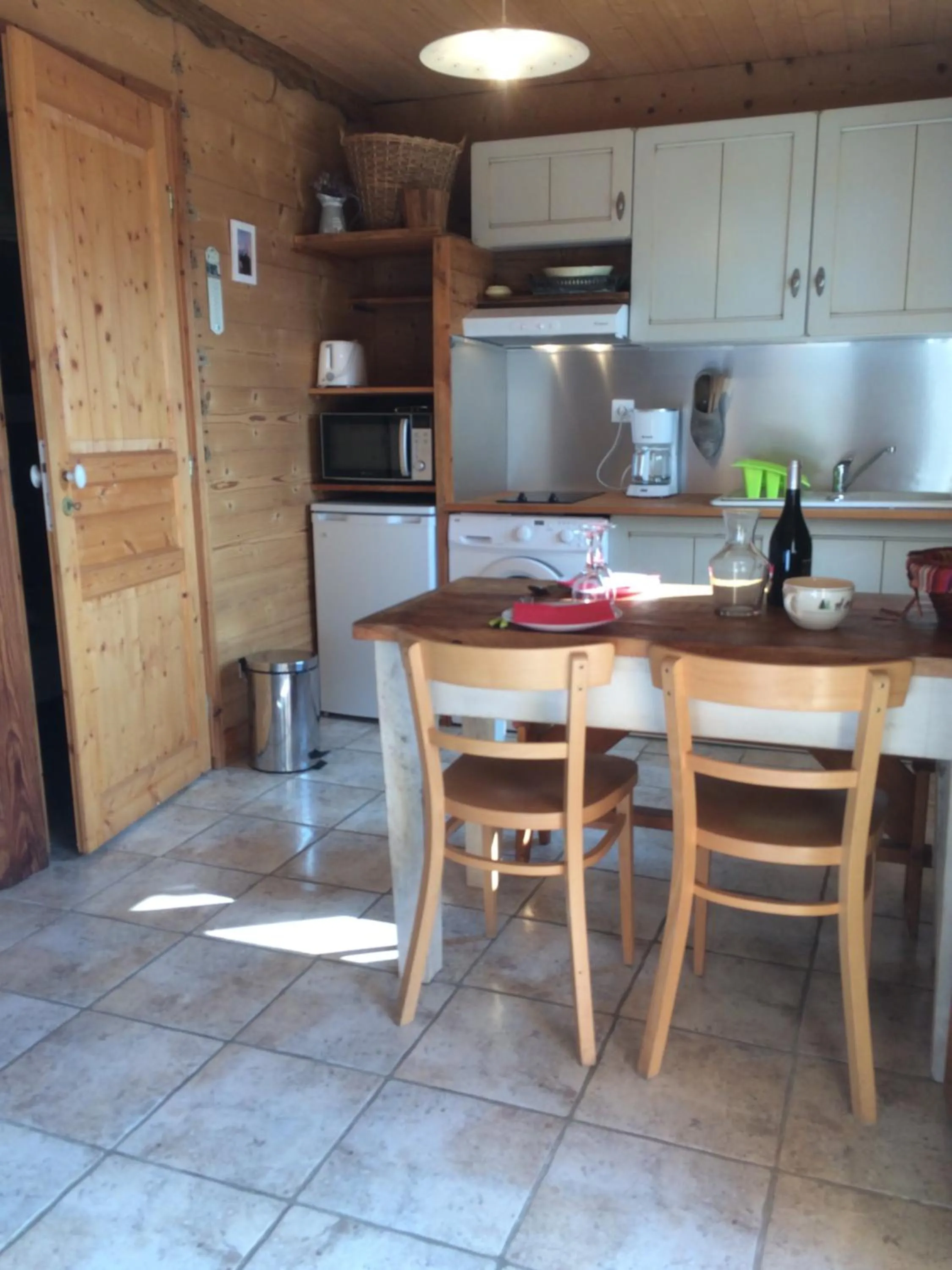 Kitchen or kitchenette in Appartements dans Chalet