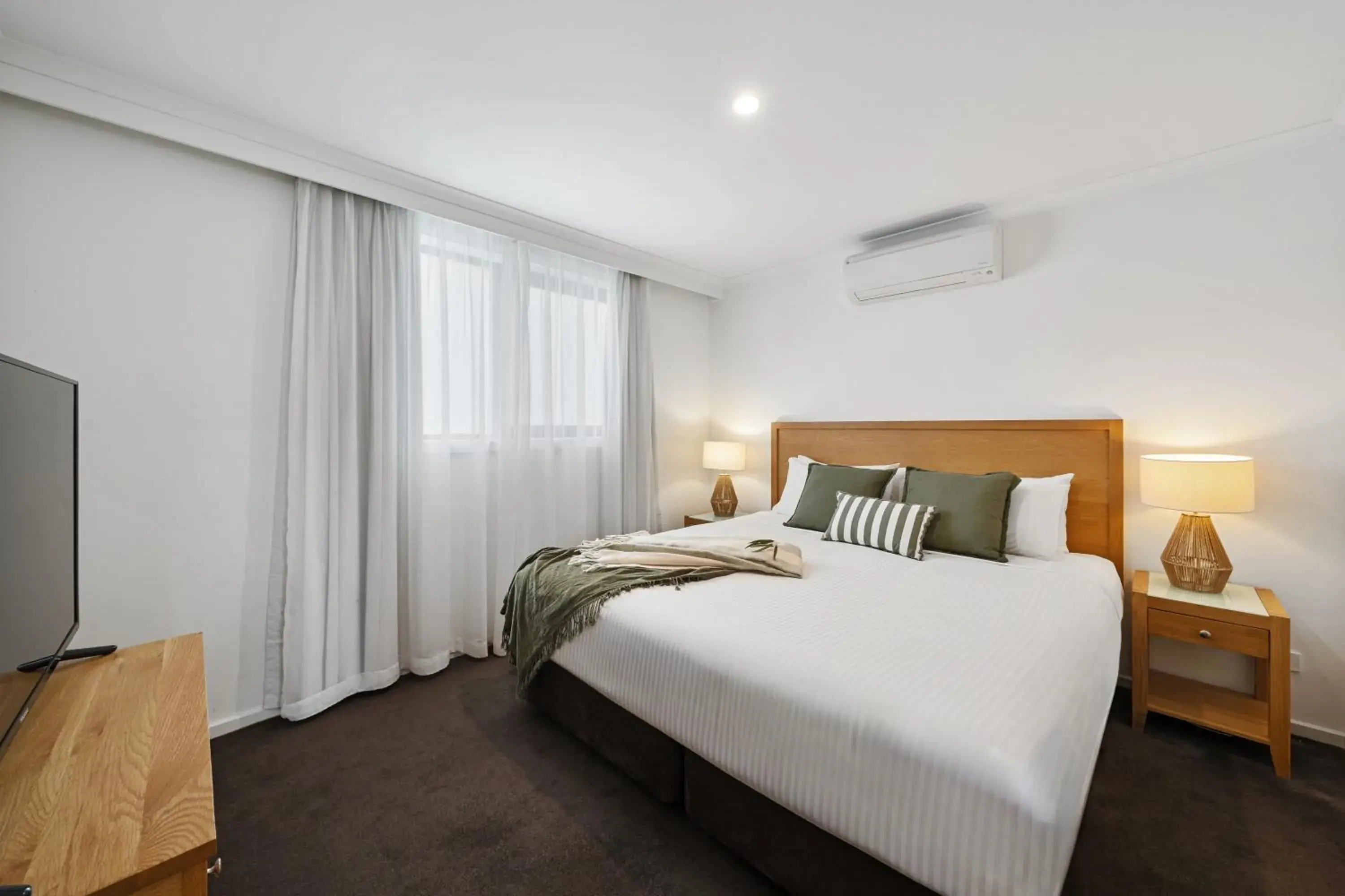 Bedroom, Bed in New Crossing Place Motel Bedroom, Bed in New Crossing Place Motel