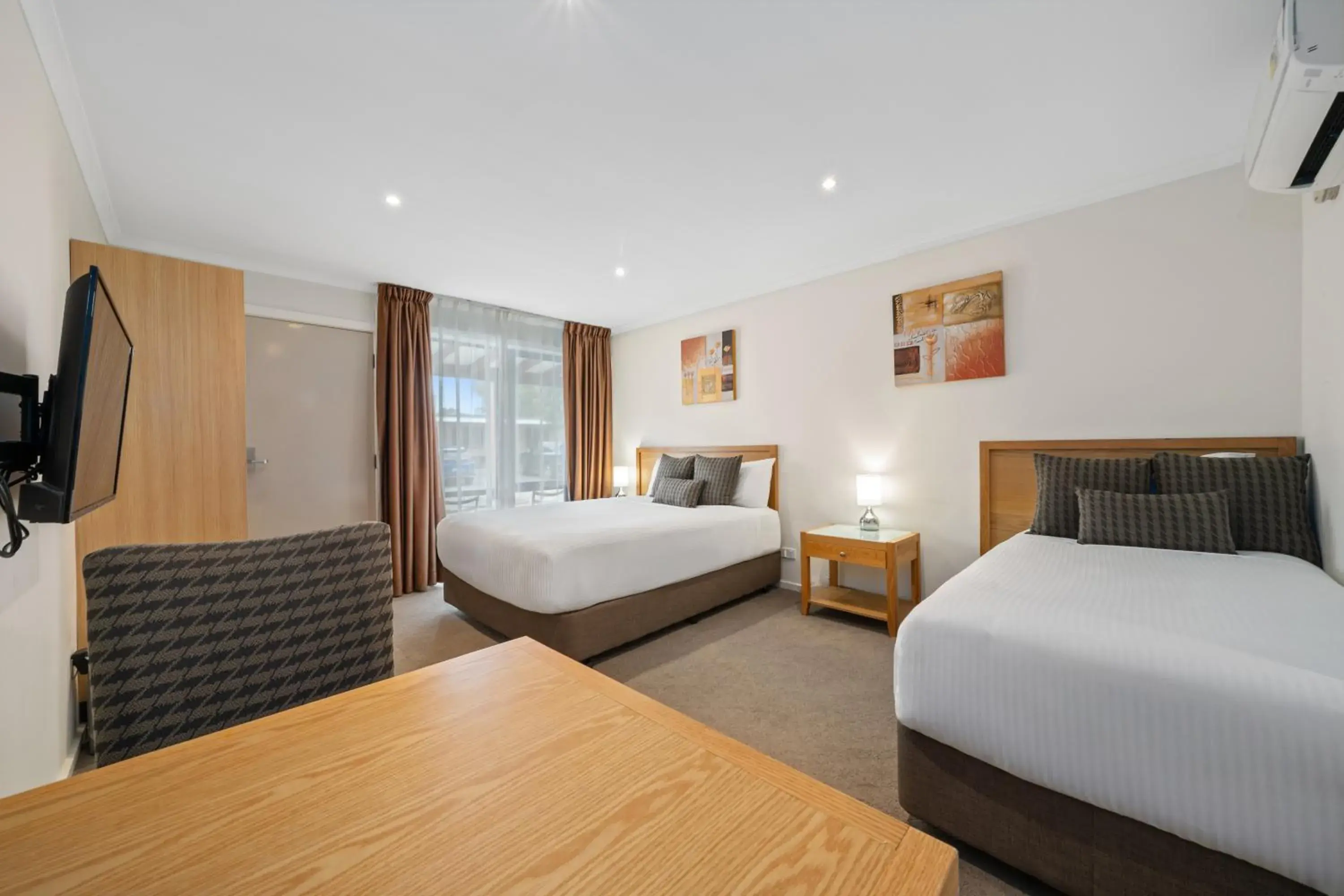 Deluxe Twin Room in New Crossing Place Motel Deluxe Twin Room in New Crossing Place Motel