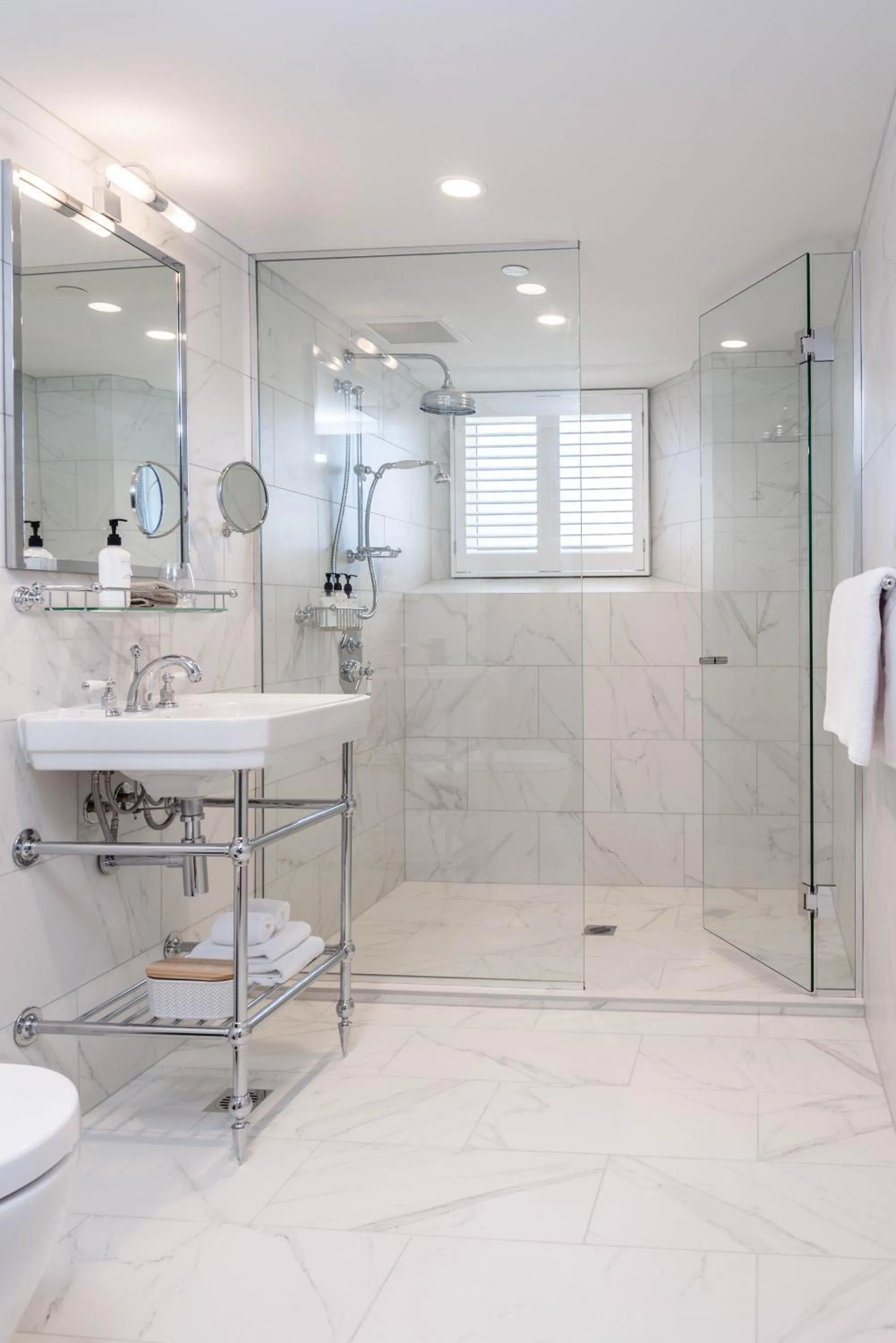 Shower in The Observatory Hotel Christchurch