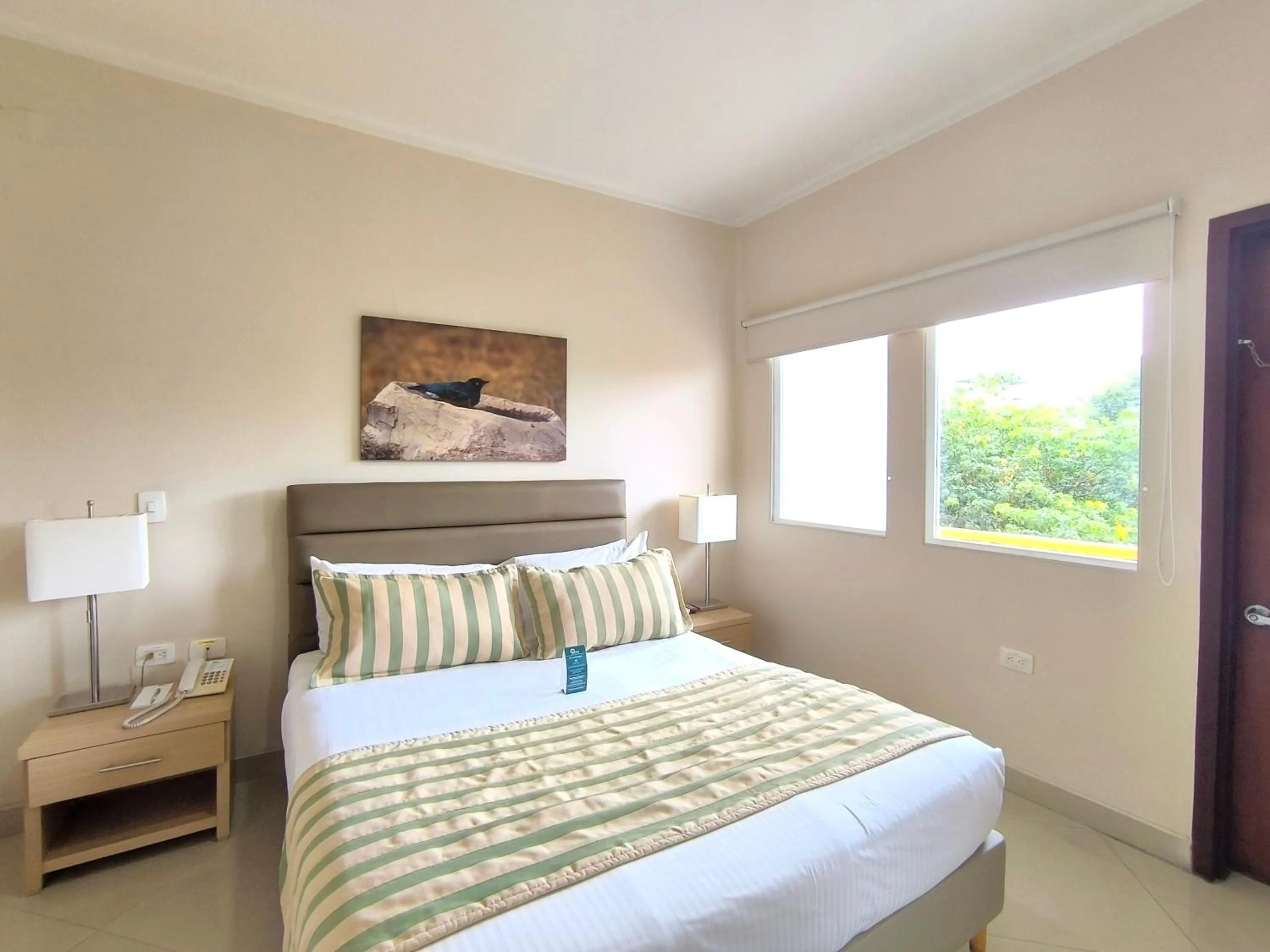 Property building, Bed in Hotel Neiva Plaza