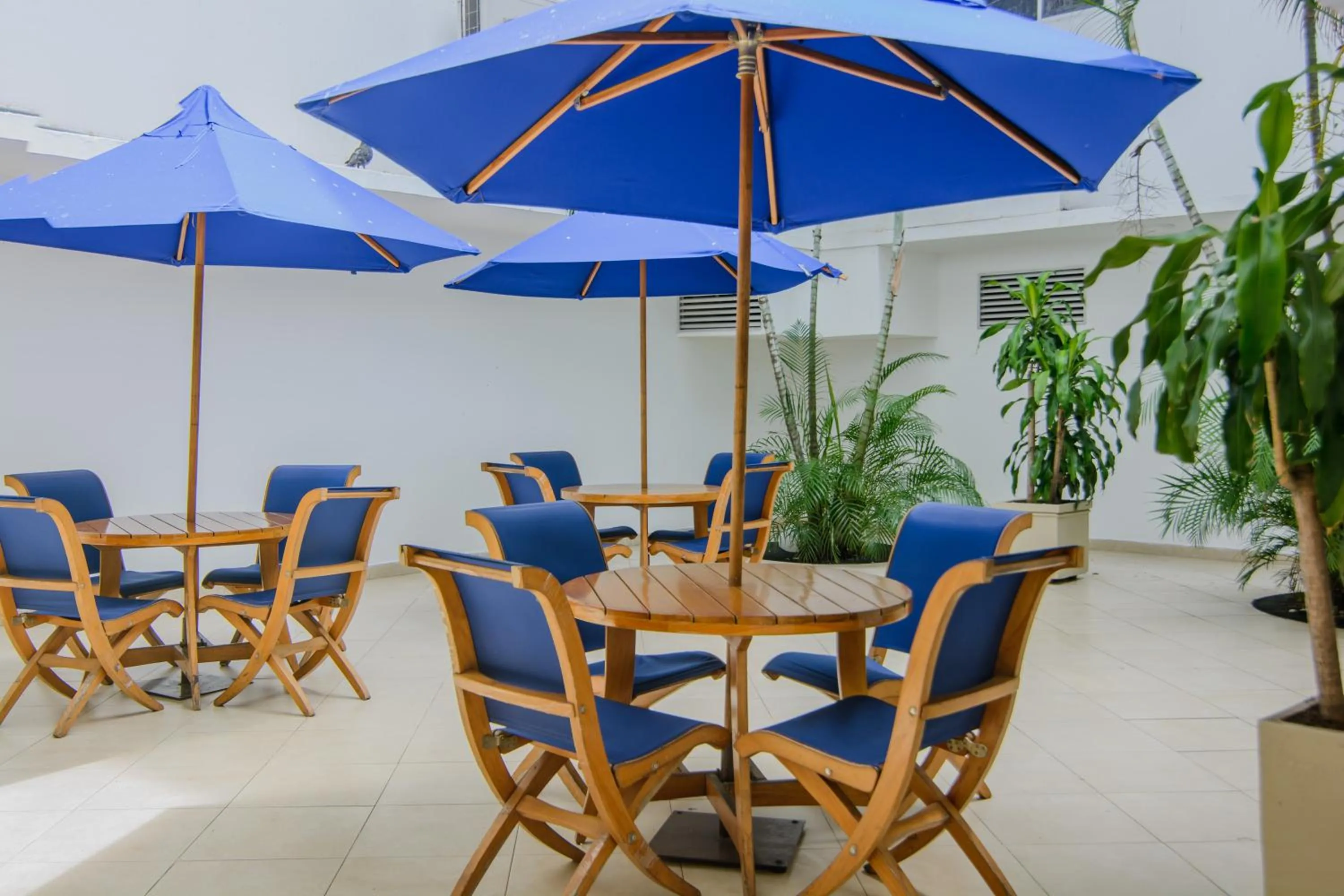 Restaurant/places to eat in Hotel Neiva Plaza