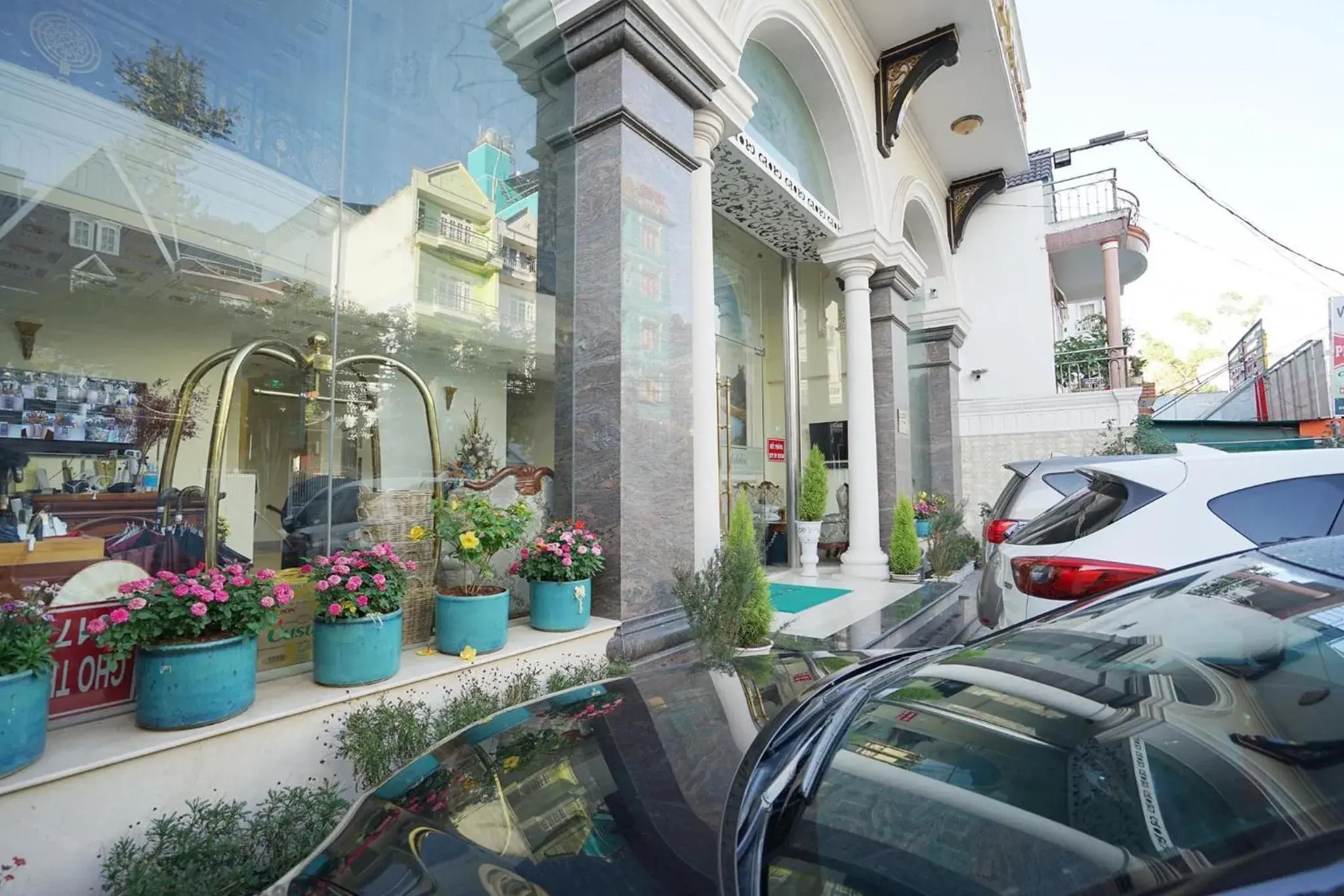 Facade/entrance in Dream Luxury Hotel Facade/entrance in Dream Luxury Hotel