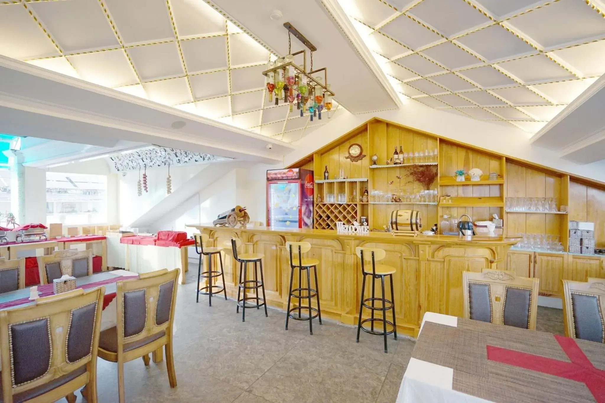 Restaurant/places to eat in Dream Luxury Hotel Restaurant/places to eat in Dream Luxury Hotel