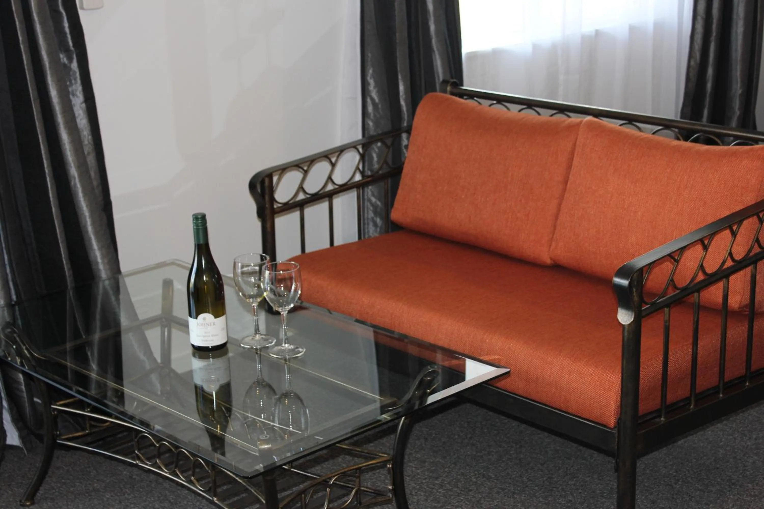 Seating area in Greyfriars Motel