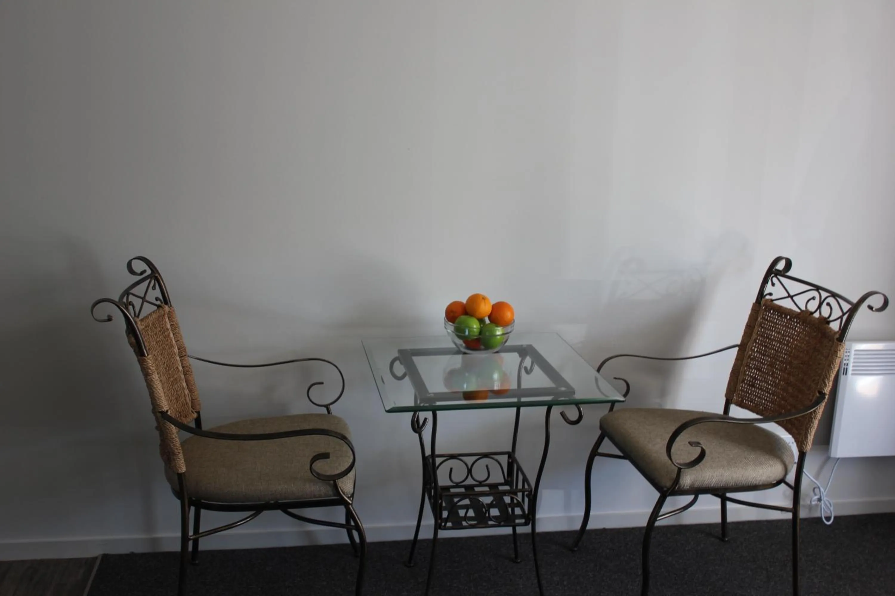 Seating area in Greyfriars Motel