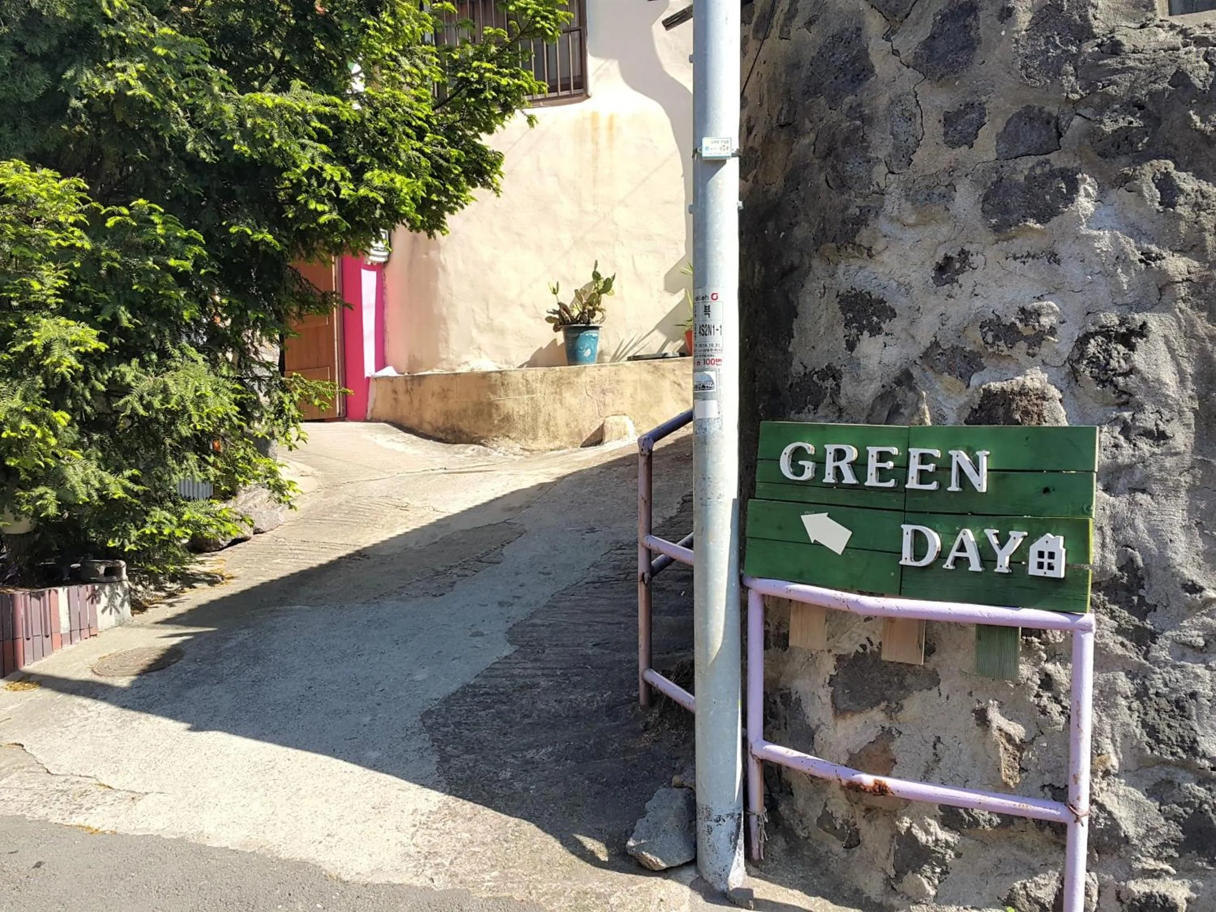 Facade/entrance in Greenday Guesthouse