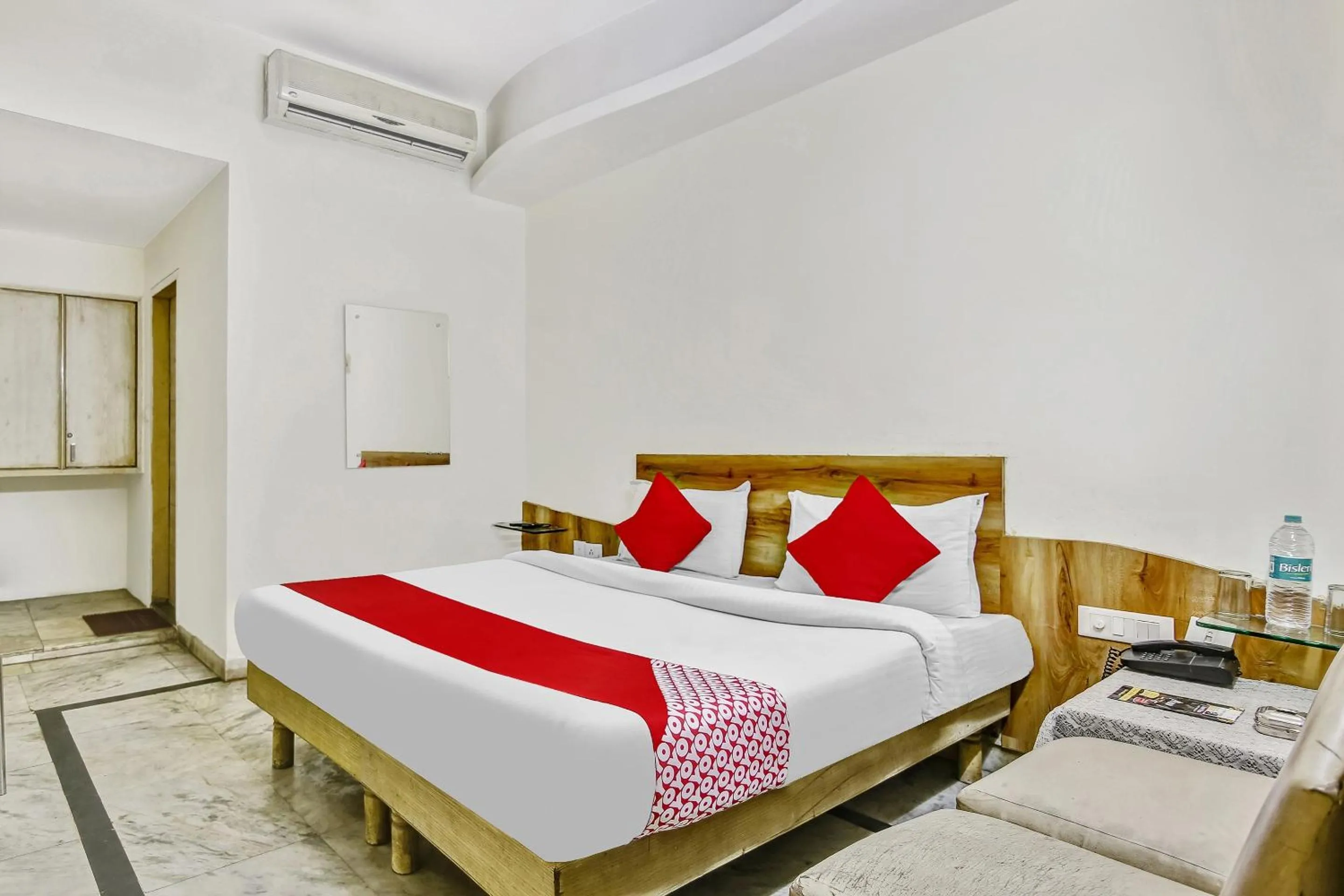Hotel O Crown Continental