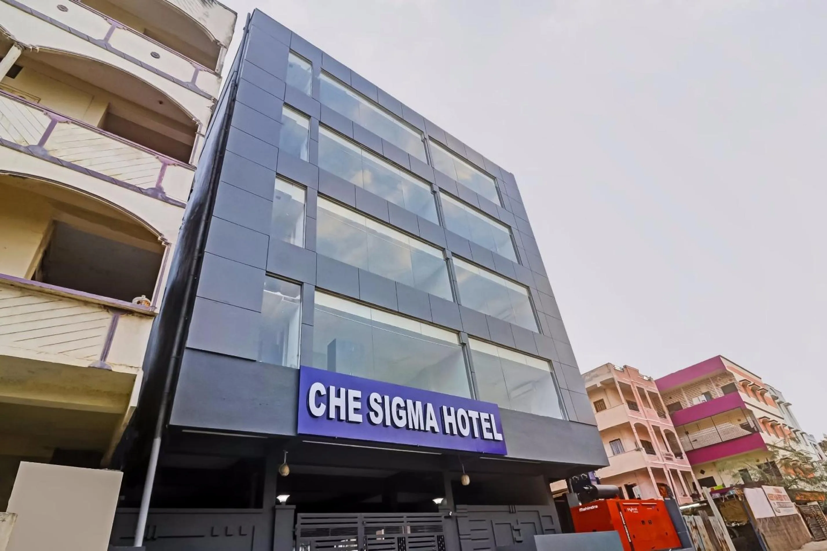 Facade/entrance in Townhouse Che Sigma