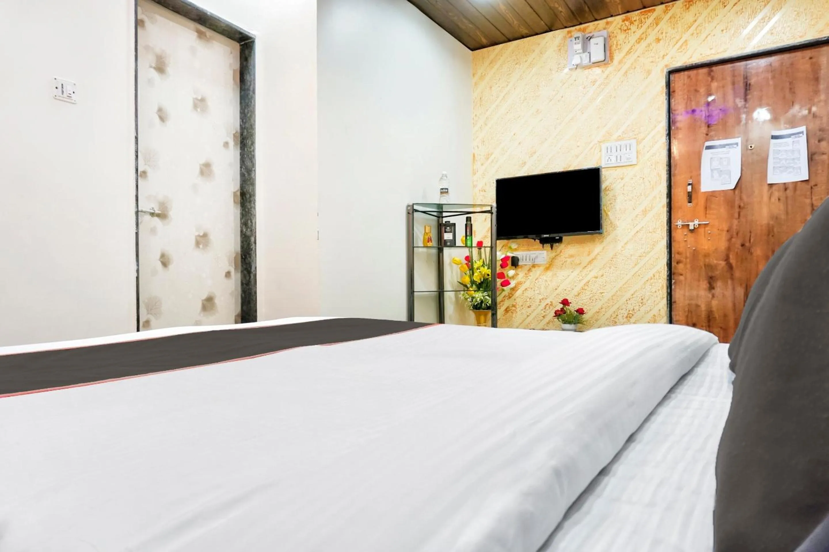 Bedroom in Hotel O Vardhan Executive