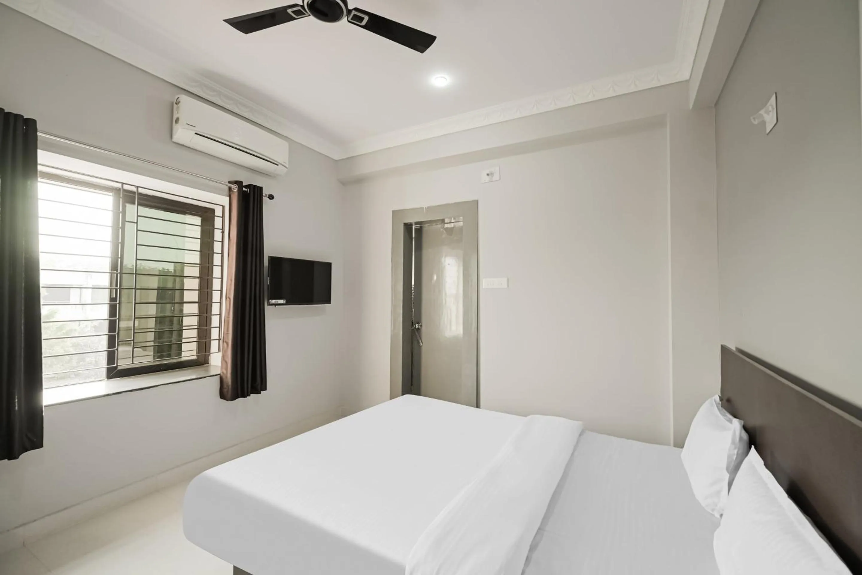 Lobby or reception, Bed in HOTEL SIGNATURE PREMIUM