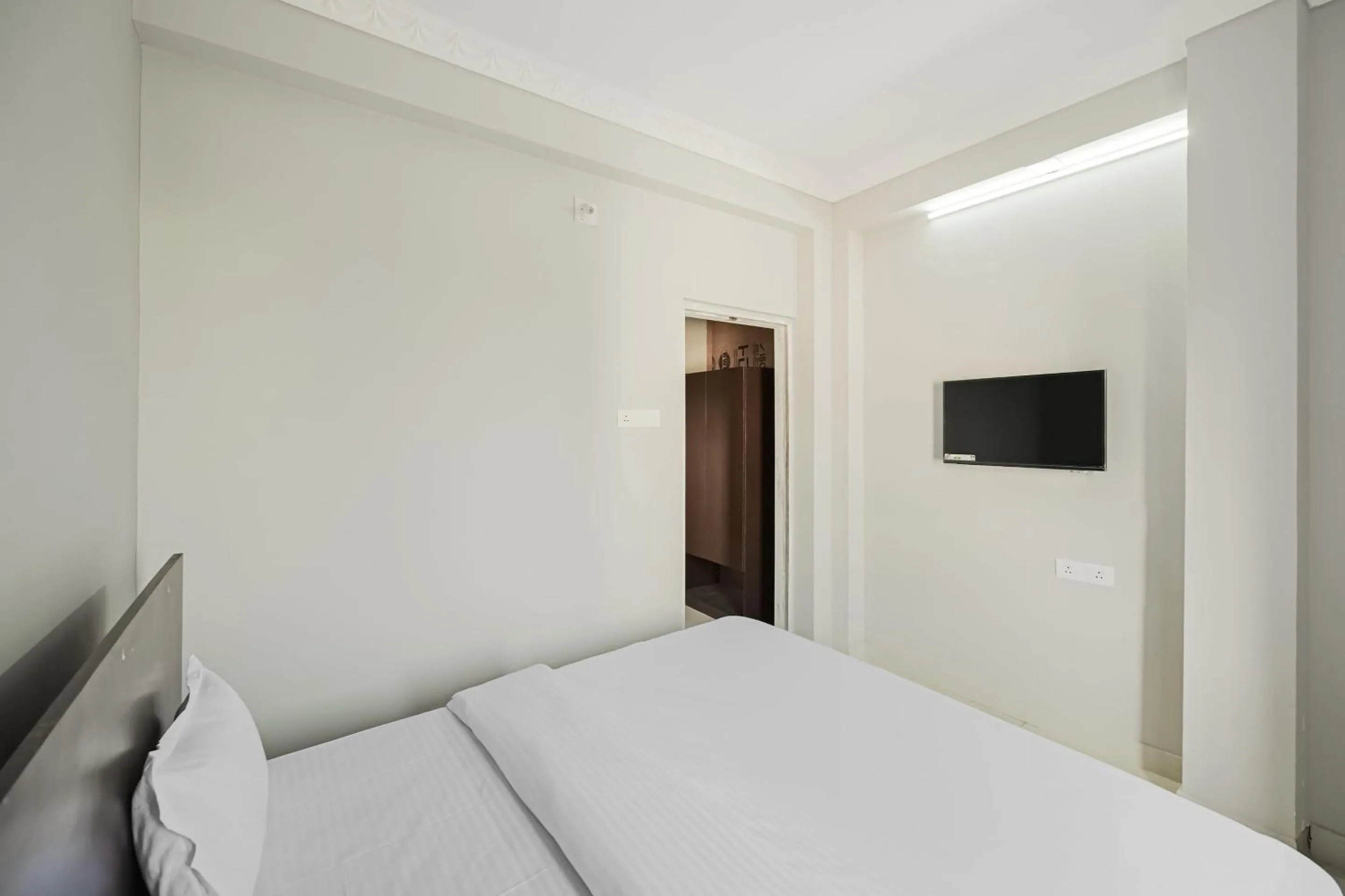 Bedroom, Bed in HOTEL SIGNATURE PREMIUM