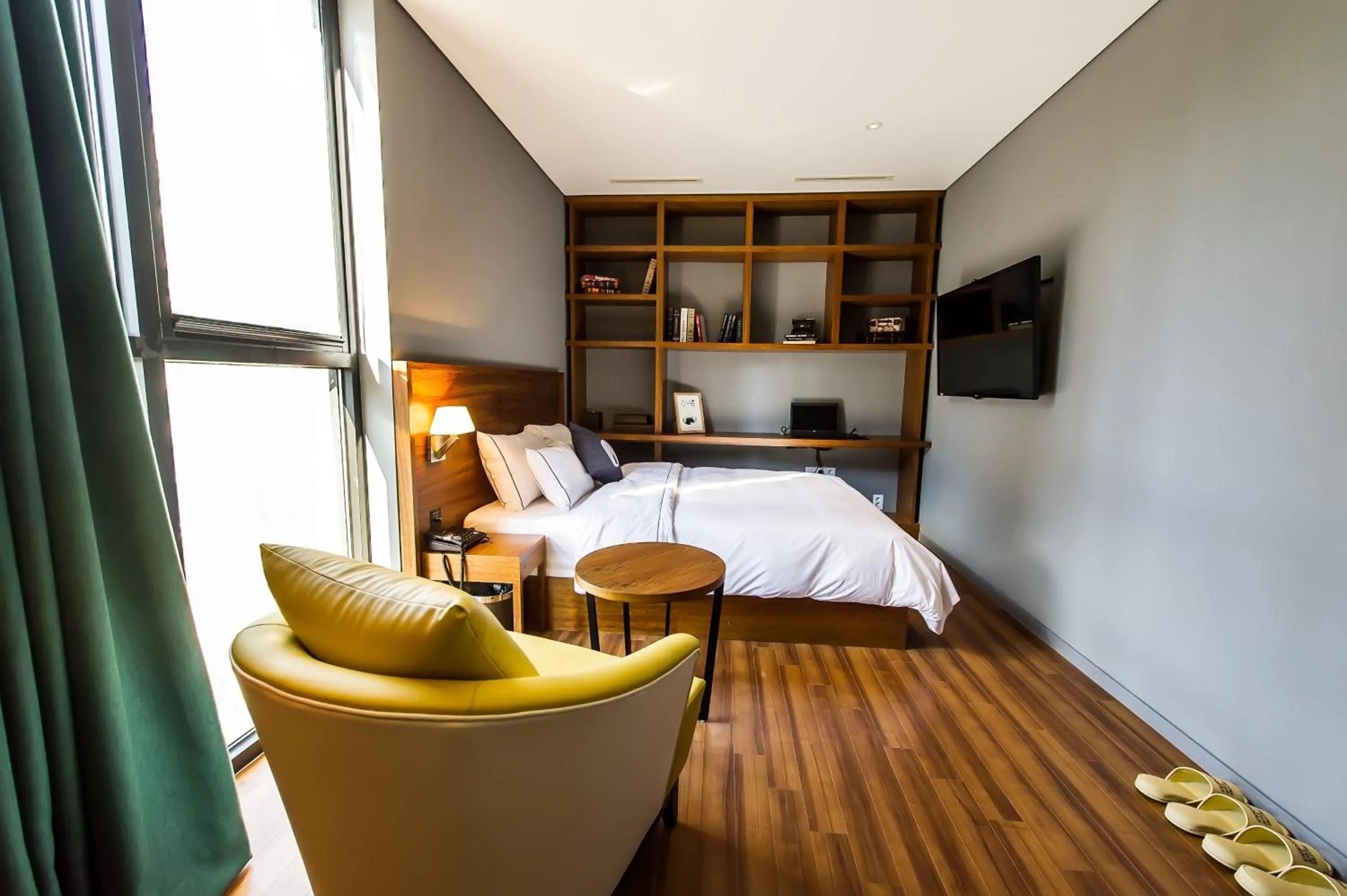 Photo of the whole room, Bed in Hotel The Designers Jongro