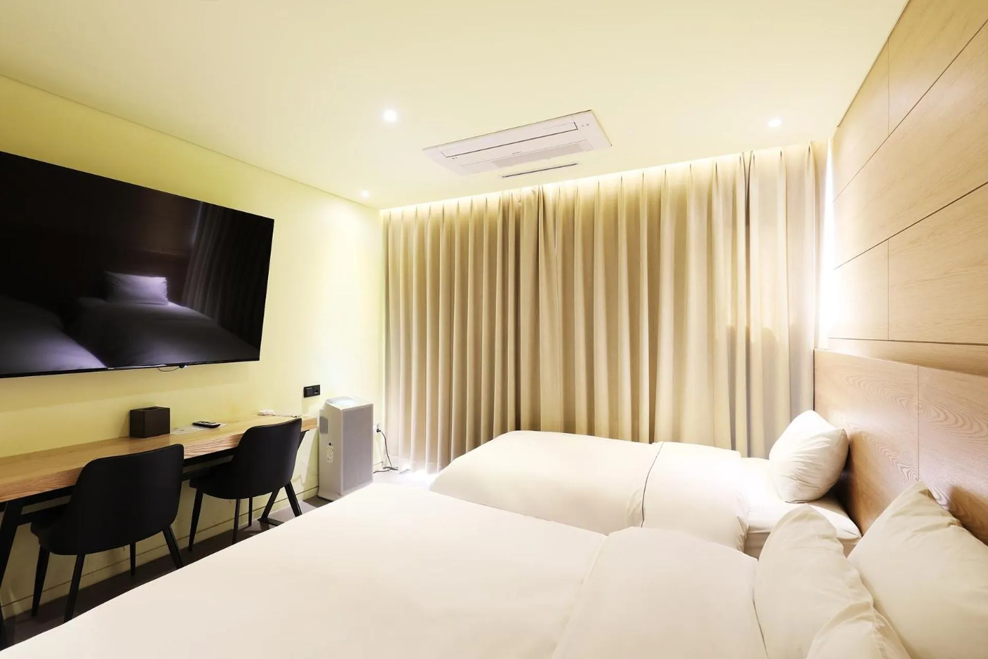 Bed in Hotel The Designers Jongro