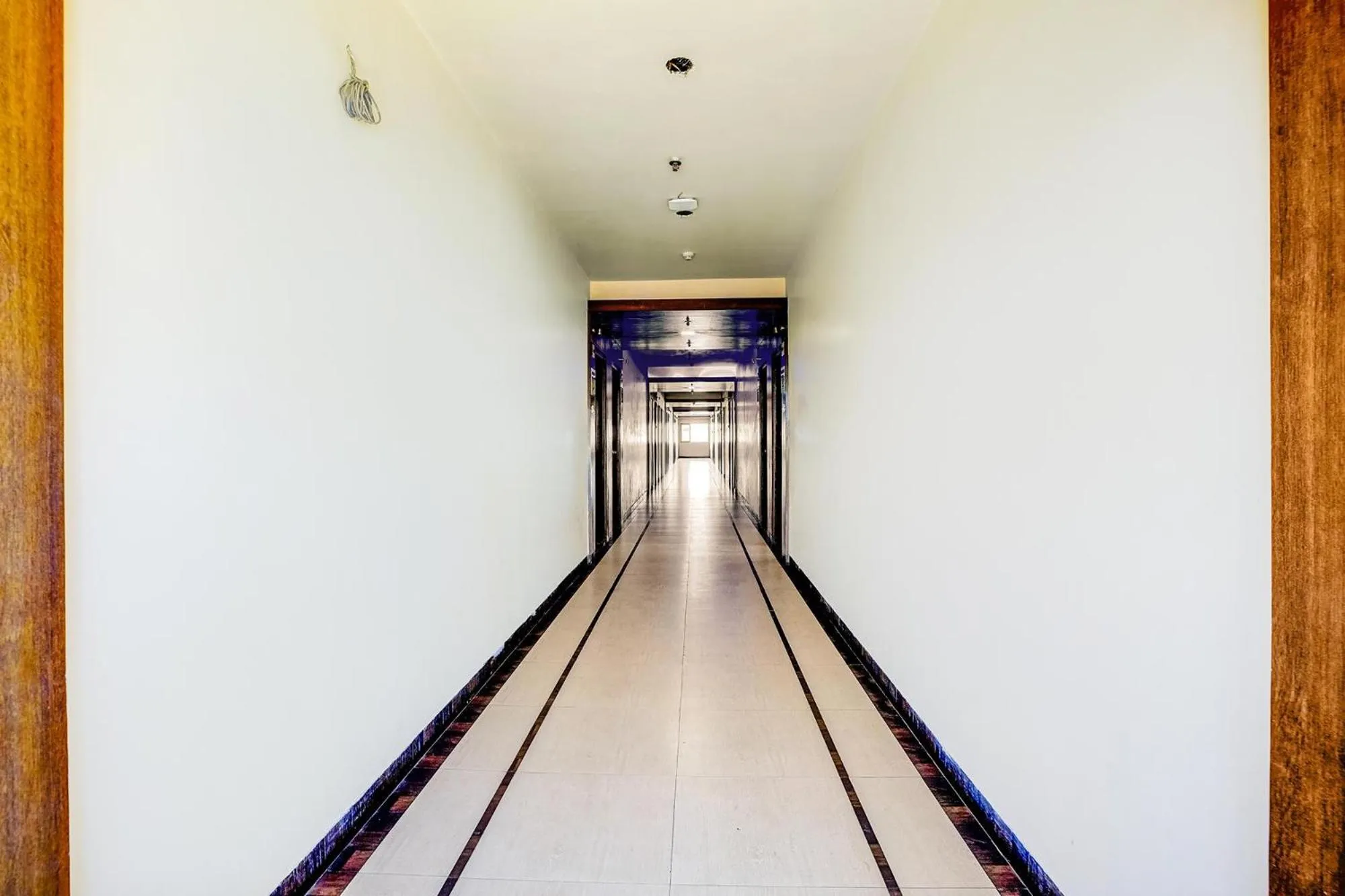 Lobby or reception in FabHotel Devanshi Inn