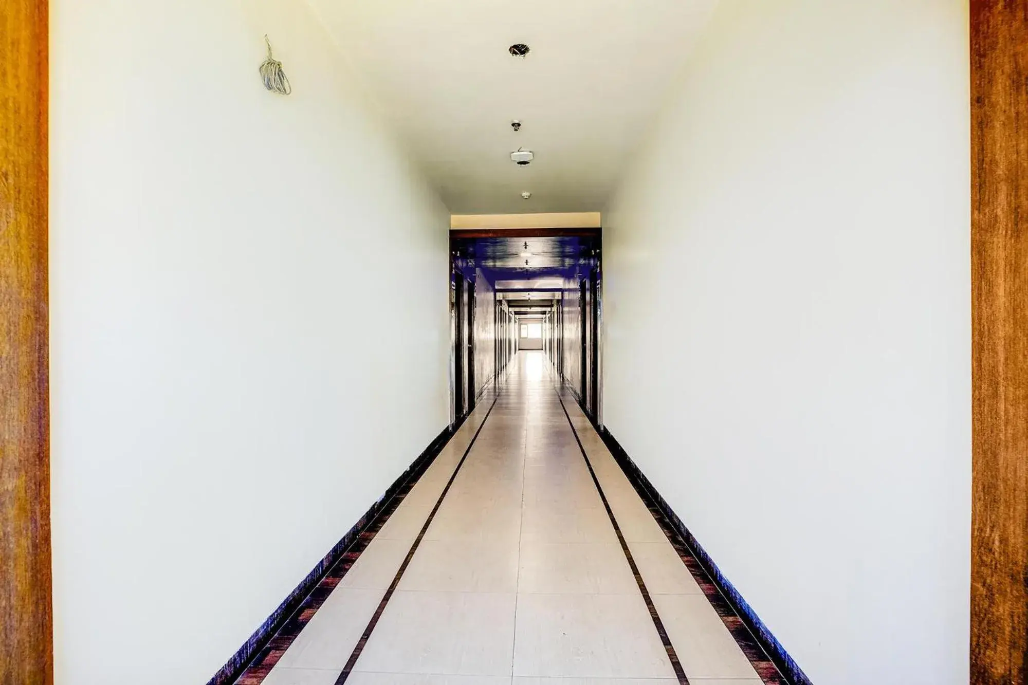 Lobby or reception in FabHotel Devanshi Inn Lobby or reception in FabHotel Devanshi Inn