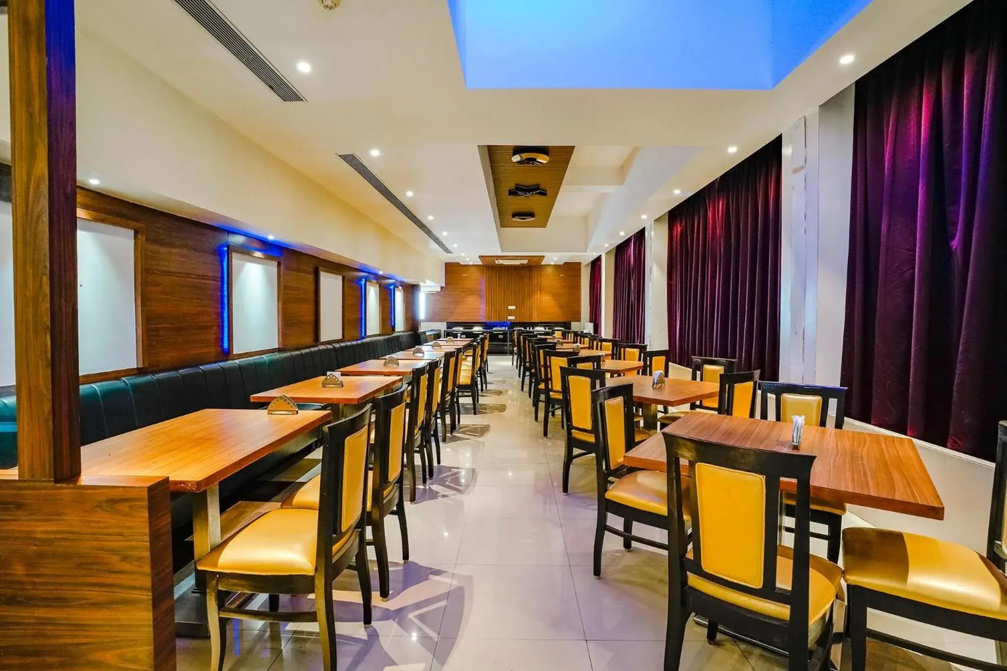 Restaurant/places to eat in FabHotel Devanshi Inn Restaurant/places to eat in FabHotel Devanshi Inn