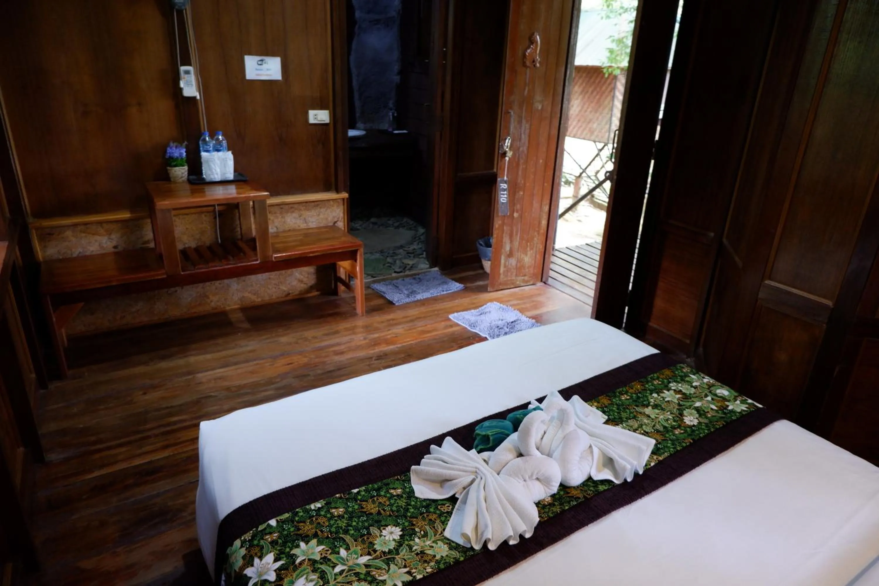 Bed in Khao Sok Nature Resort