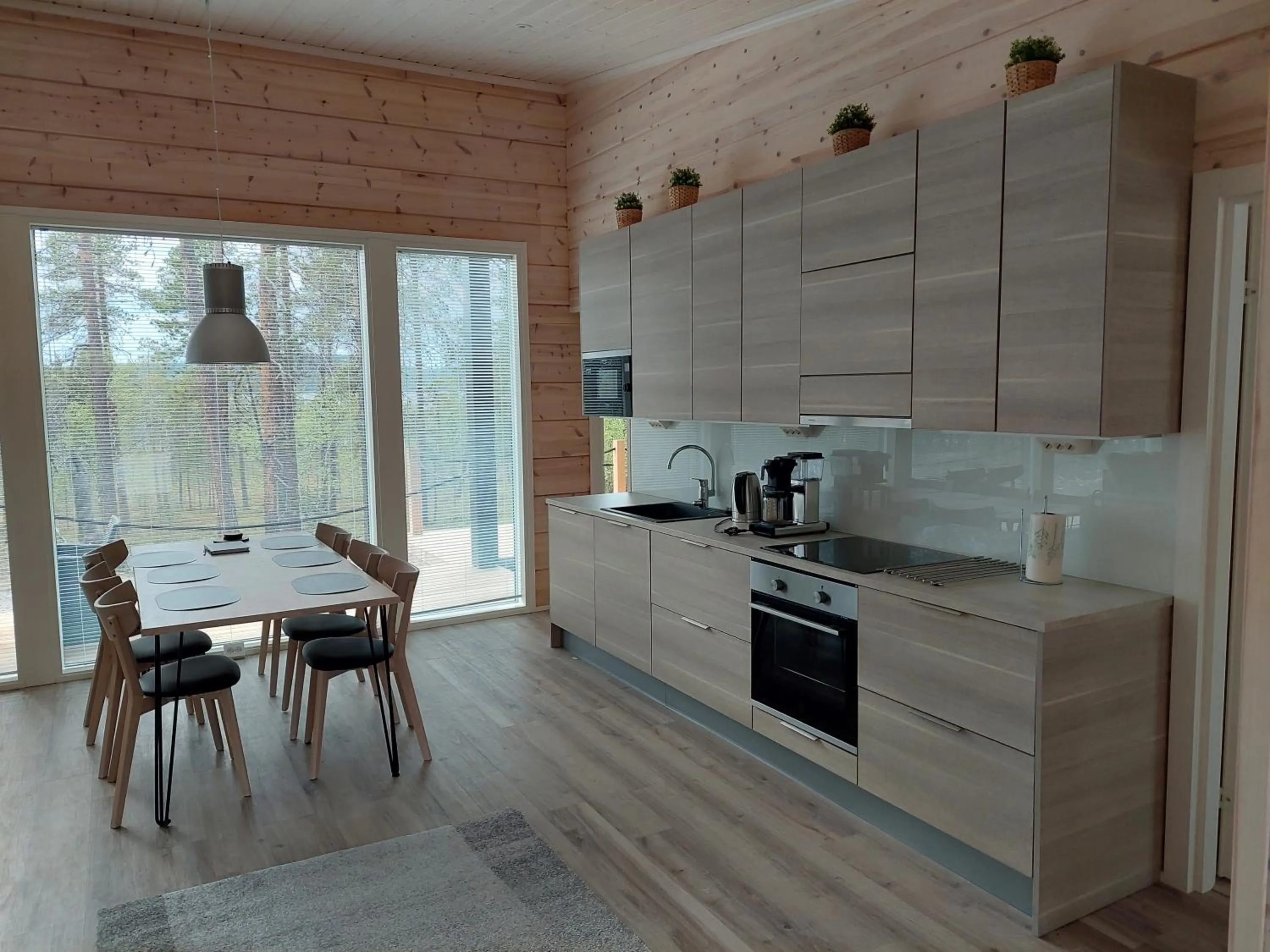 Dining area in Villa Paatari, Inari (Paadarjärvi)