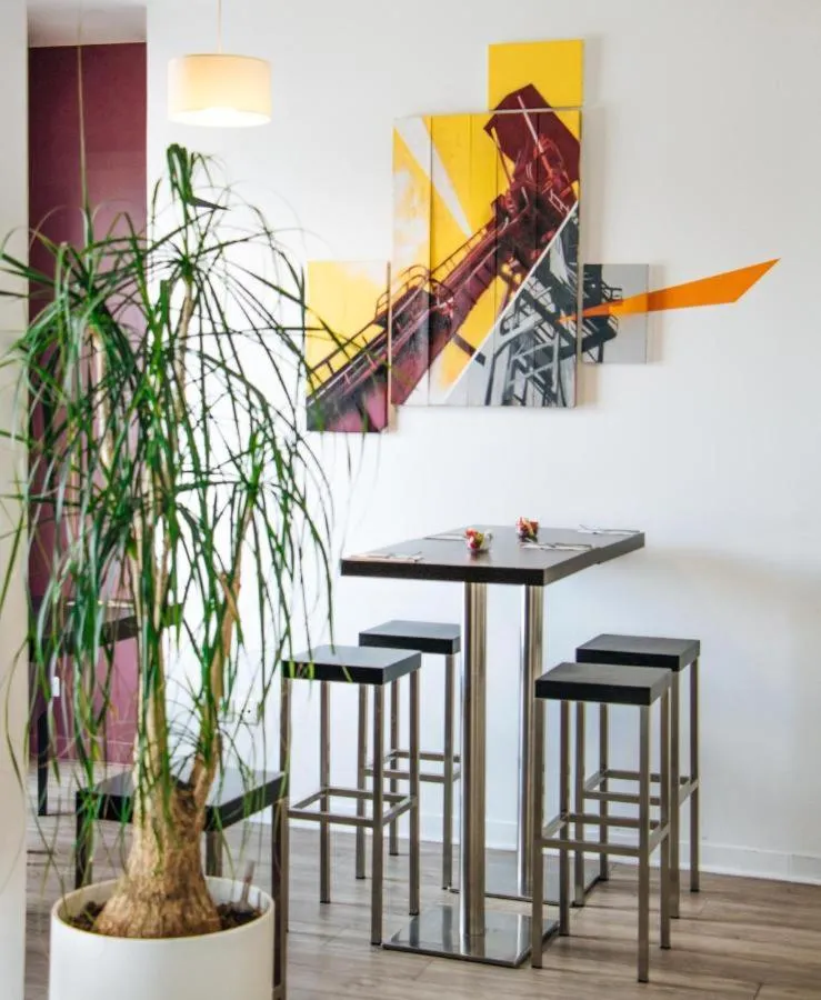 Restaurant/places to eat in Twenty Business Flats Lille Grand Stade