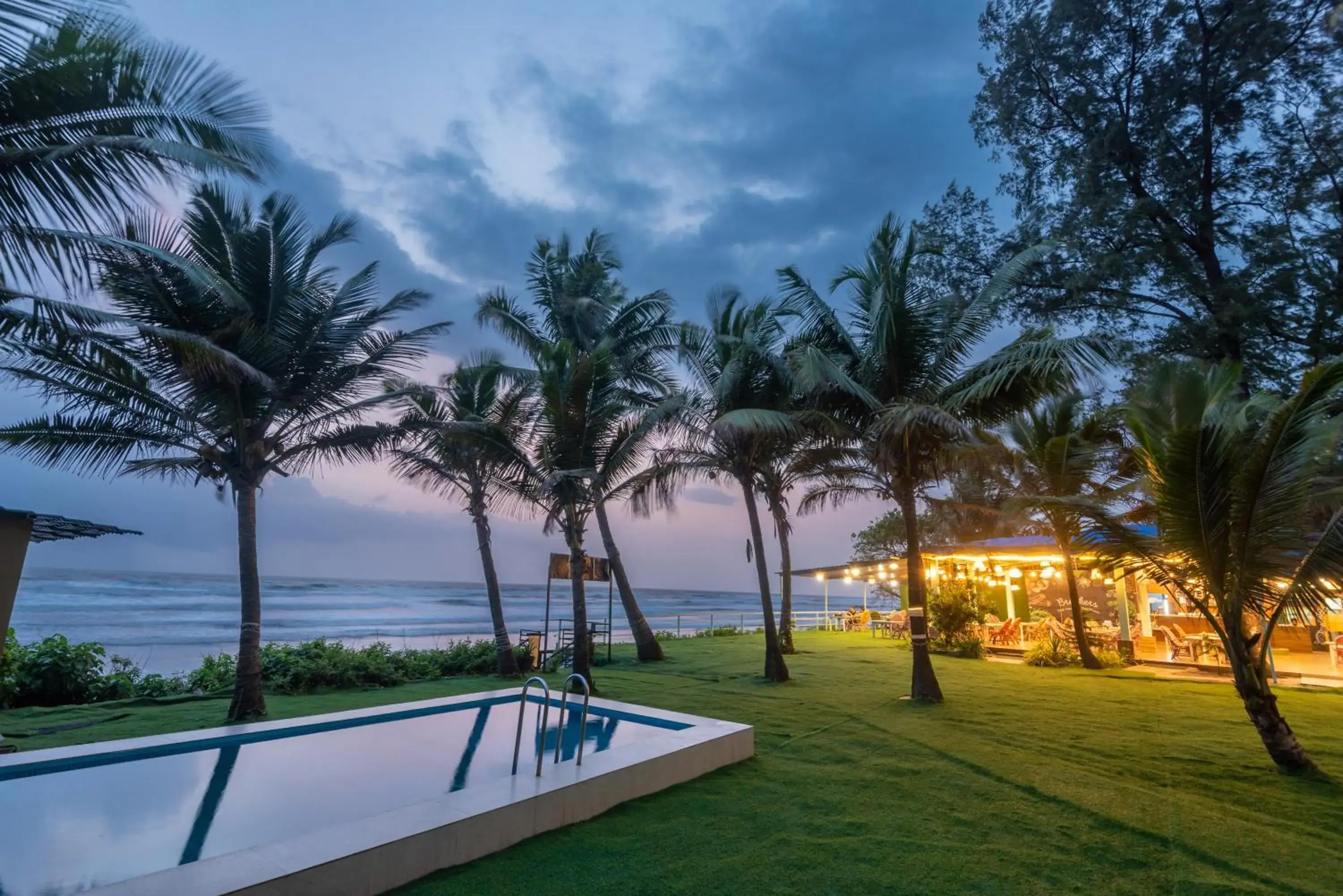 Garden view in Amadi Beach Front Resort Garden view in Amadi Beach Front Resort
