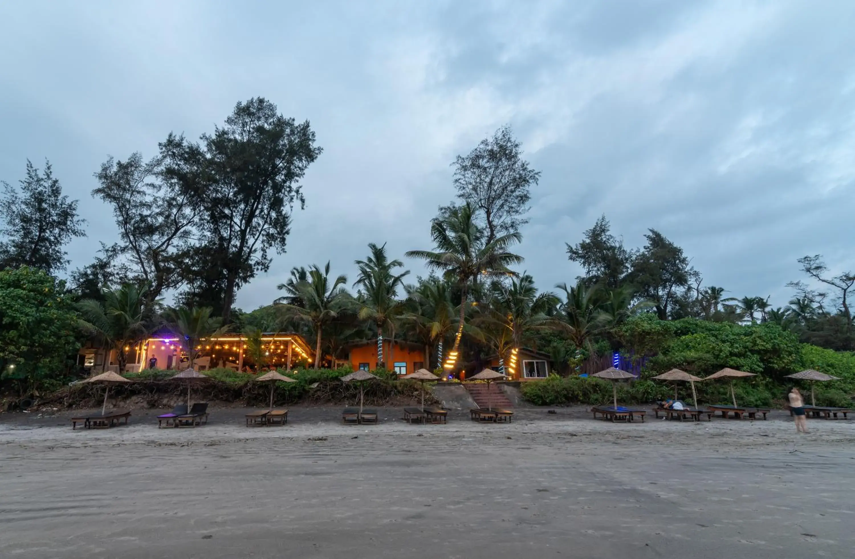 Restaurant/places to eat in Amadi Beach Front Resort Restaurant/places to eat in Amadi Beach Front Resort