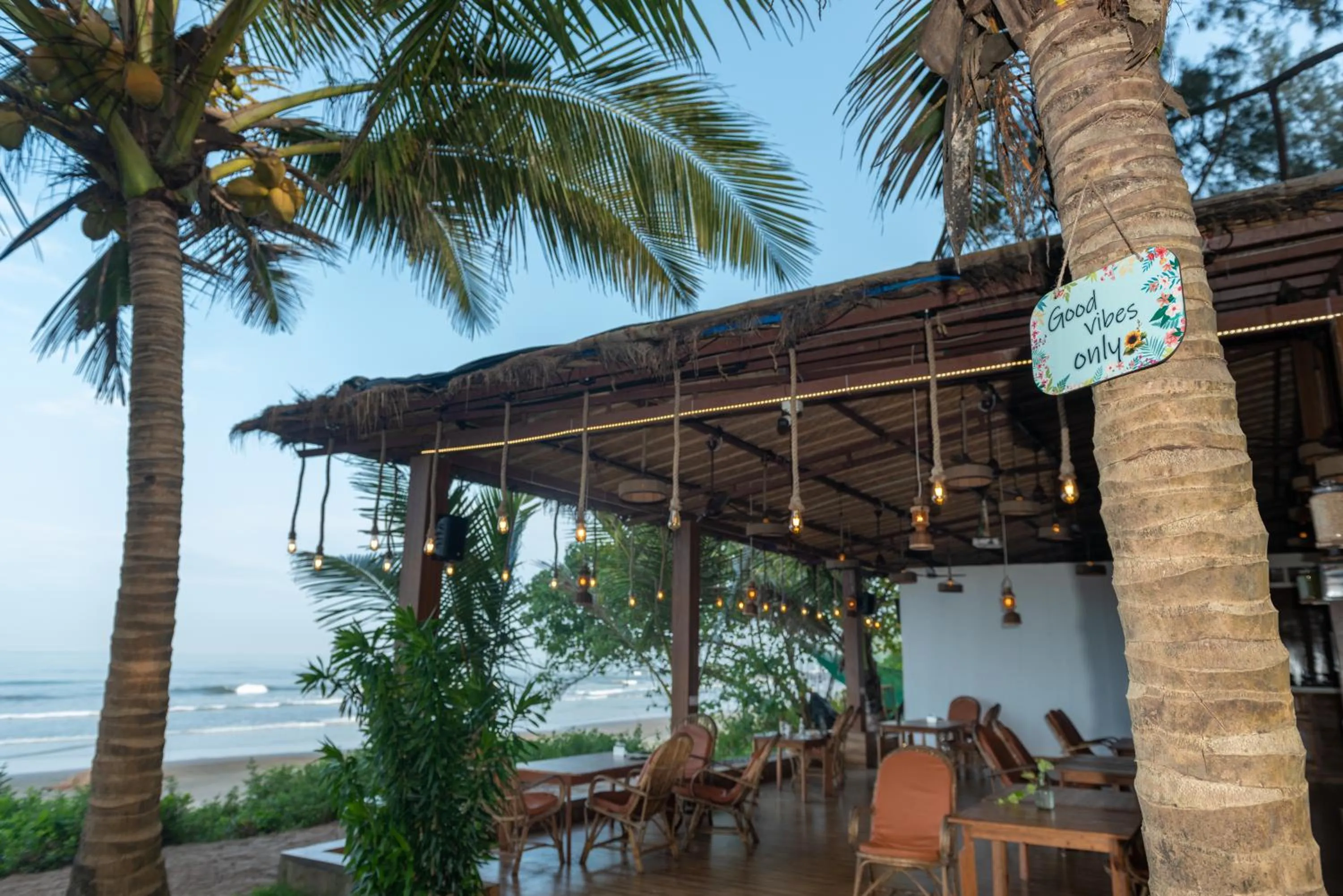 Restaurant/places to eat in Amadi Beach Front Resort