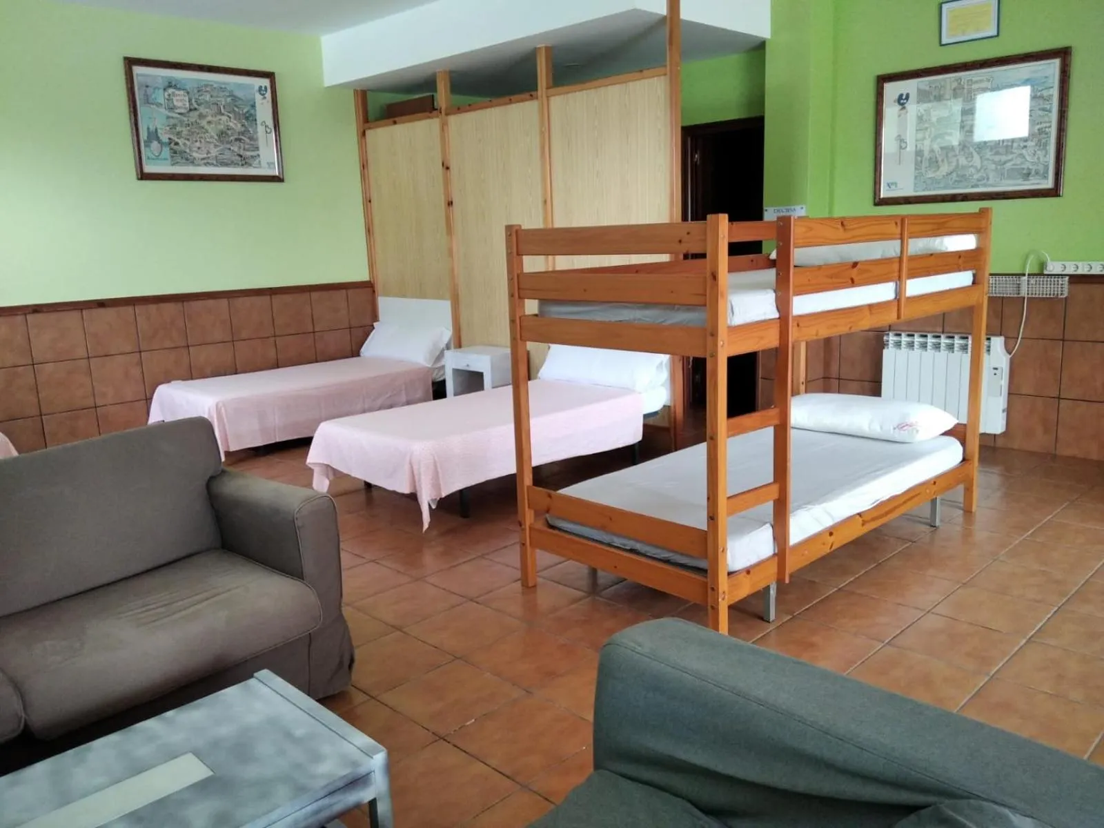 bunk bed, Bed in A CONDA-habitación privada