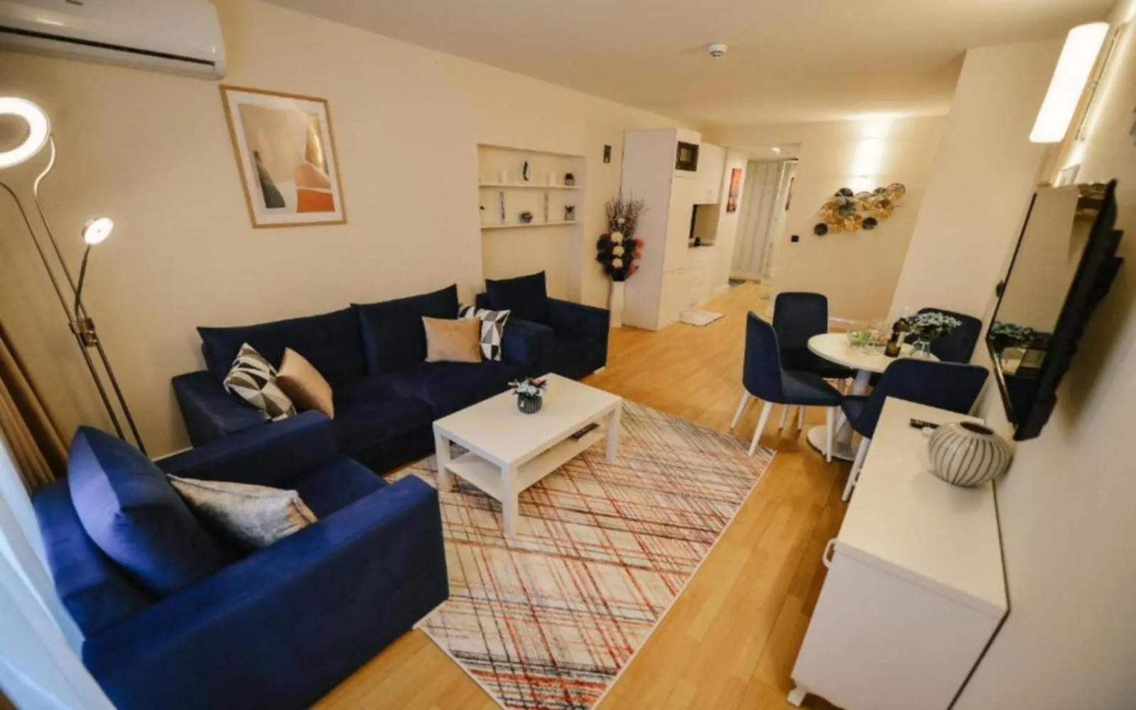 TV and multimedia in Batumi Luxury Resort & Sea View Aparthotel