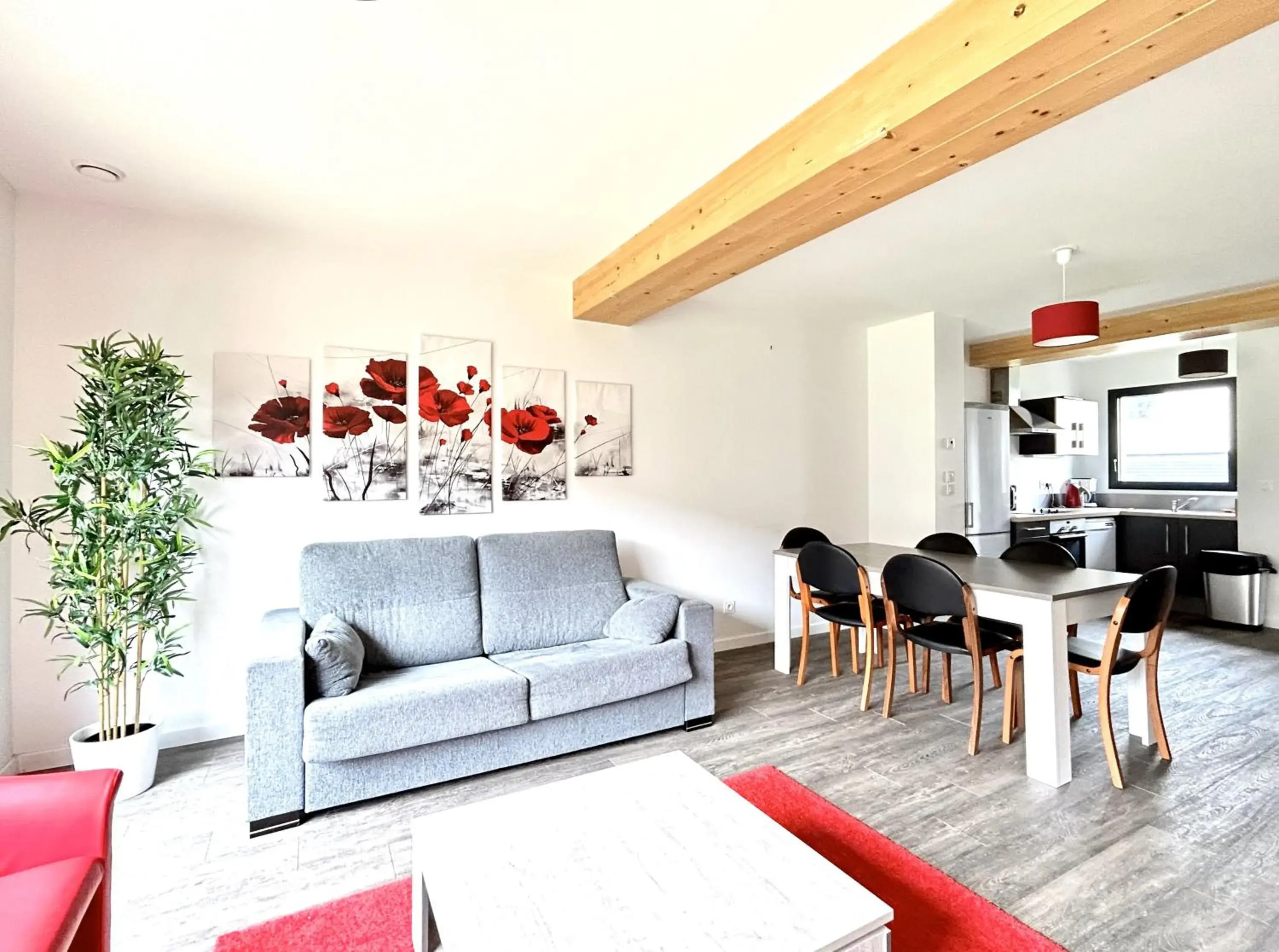 Two-Bedroom Apartment in Du vignoble à l'Atlantique - Résidence Montifault gîtes du 2 au 3 pièces Two-Bedroom Apartment in Du vignoble à l'Atlantique - Résidence Montifault gîtes du 2 au 3 pièces