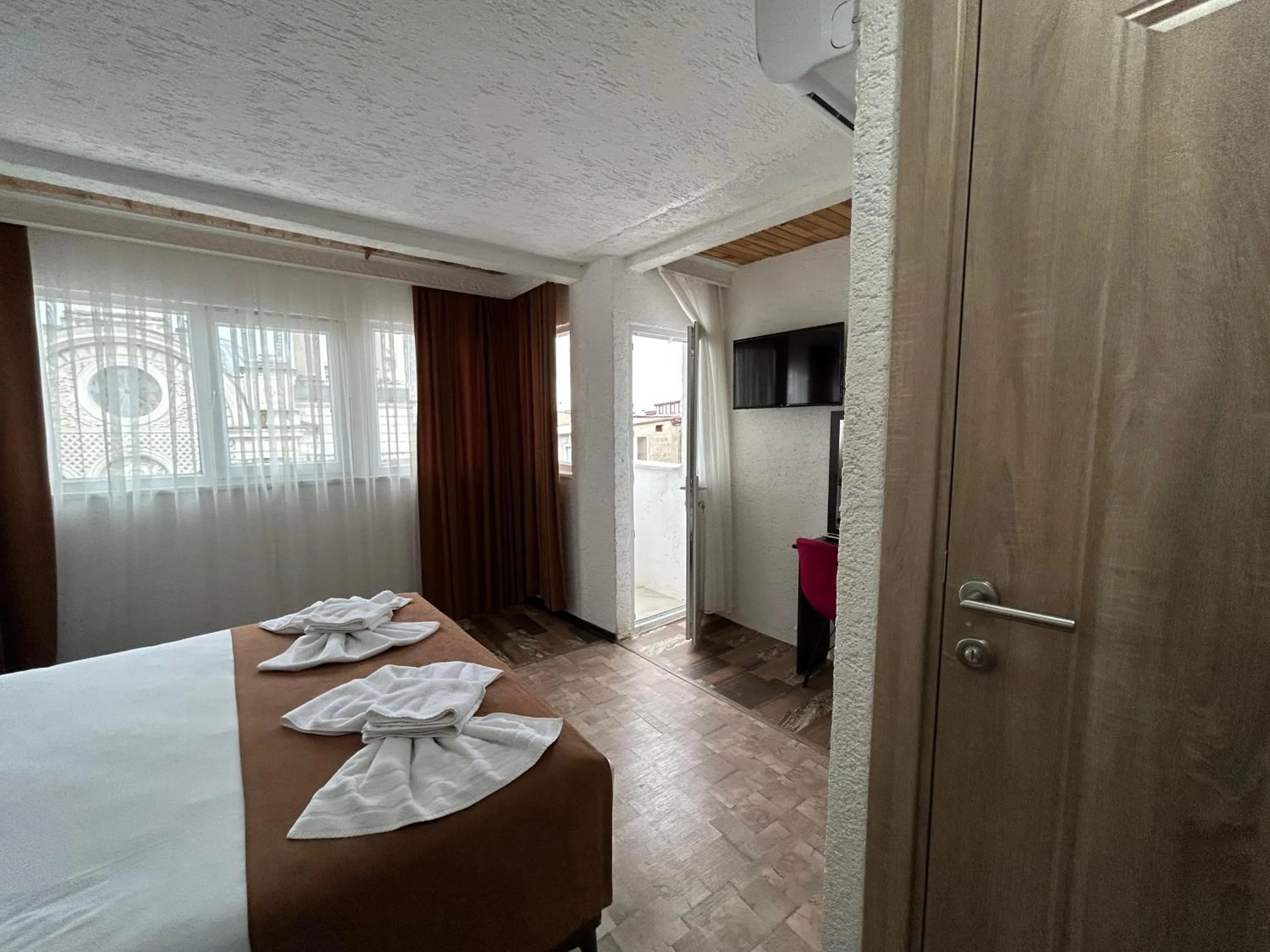 Landmark view, Bed in HOTEL GLOBAL 2022