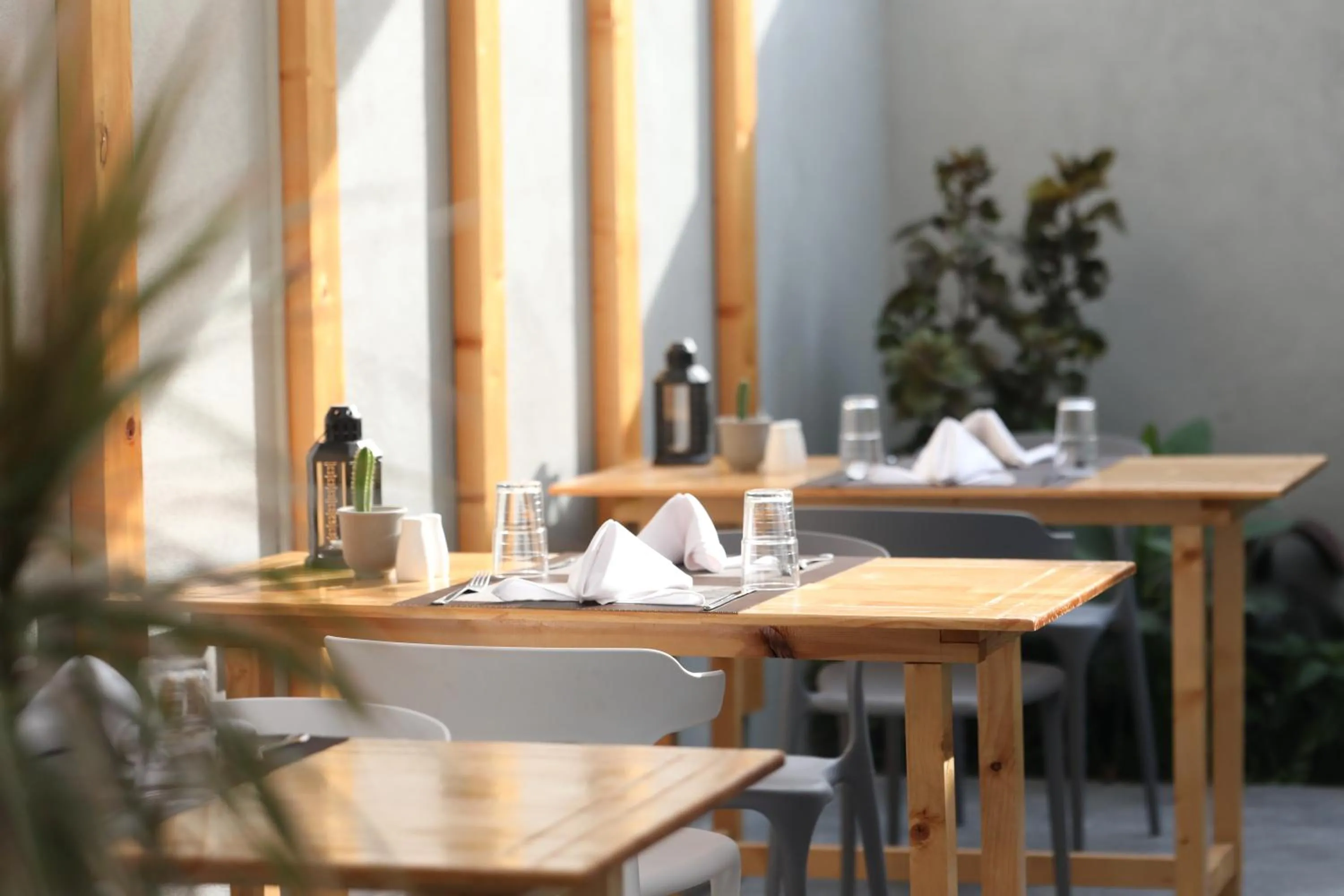 Restaurant/places to eat in Hudhufas Villa