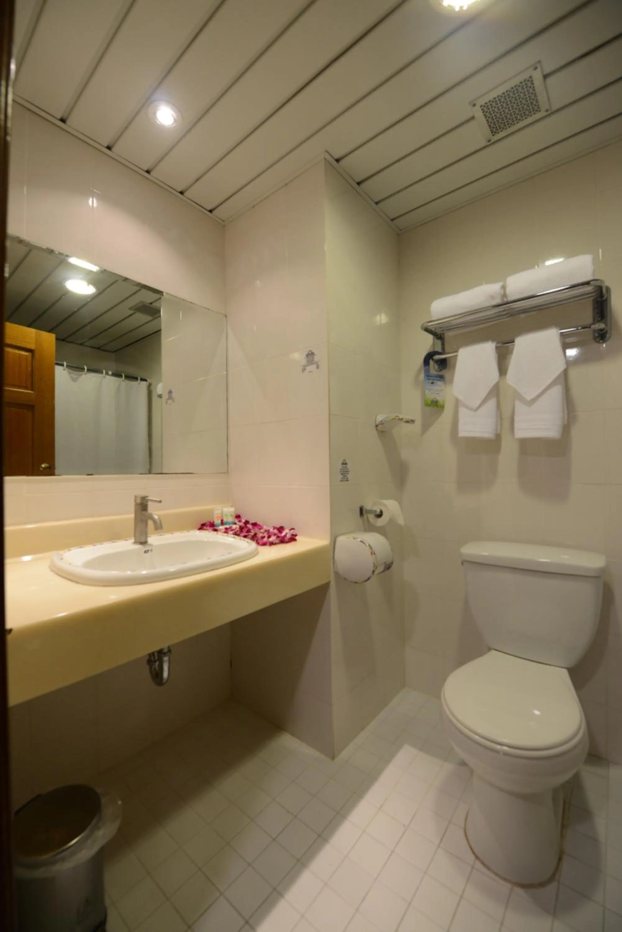 Bathroom in Days Inn Guam - Tamuning