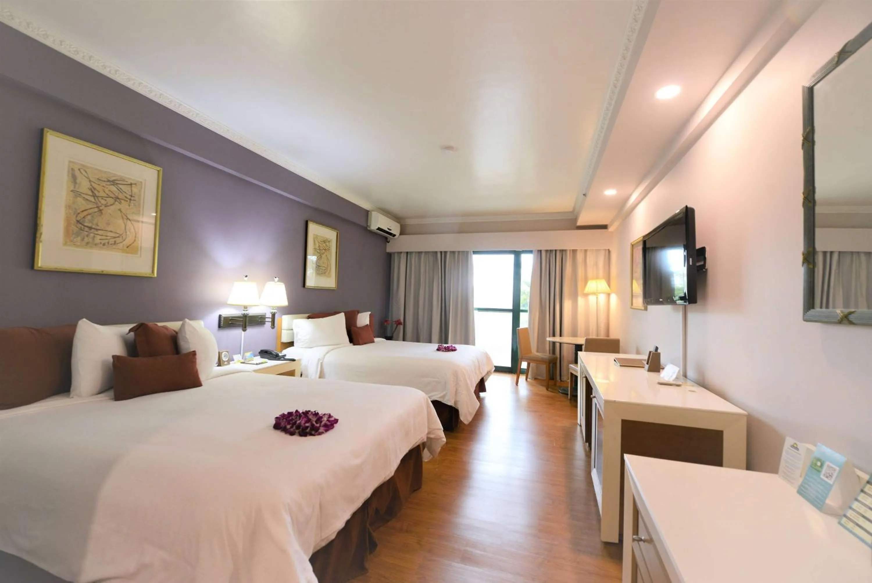 Photo of the whole room, Bed in Days Inn Guam - Tamuning