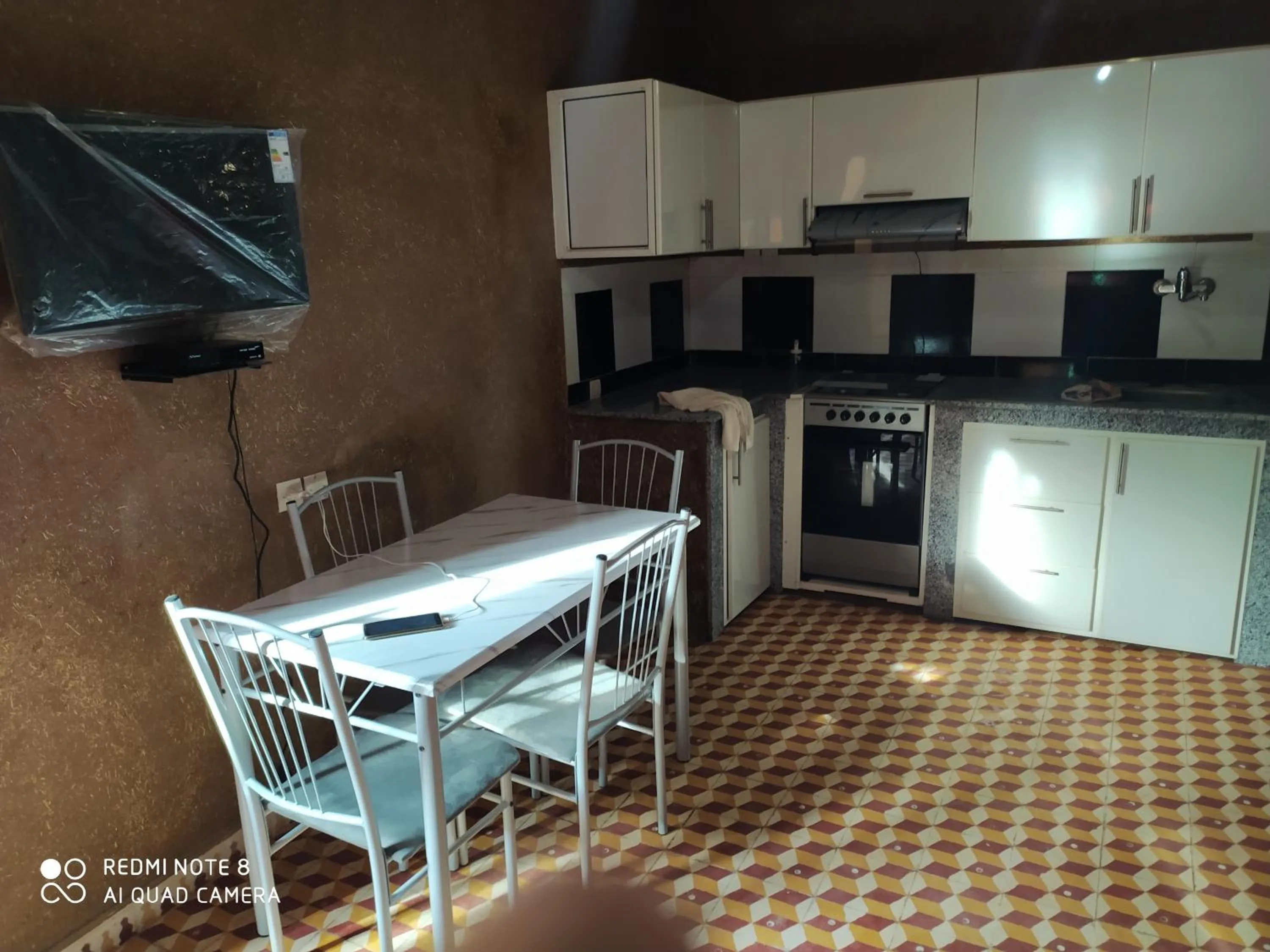 Kitchen or kitchenette in Guest house in oasis amazrou Zagora south est Maro