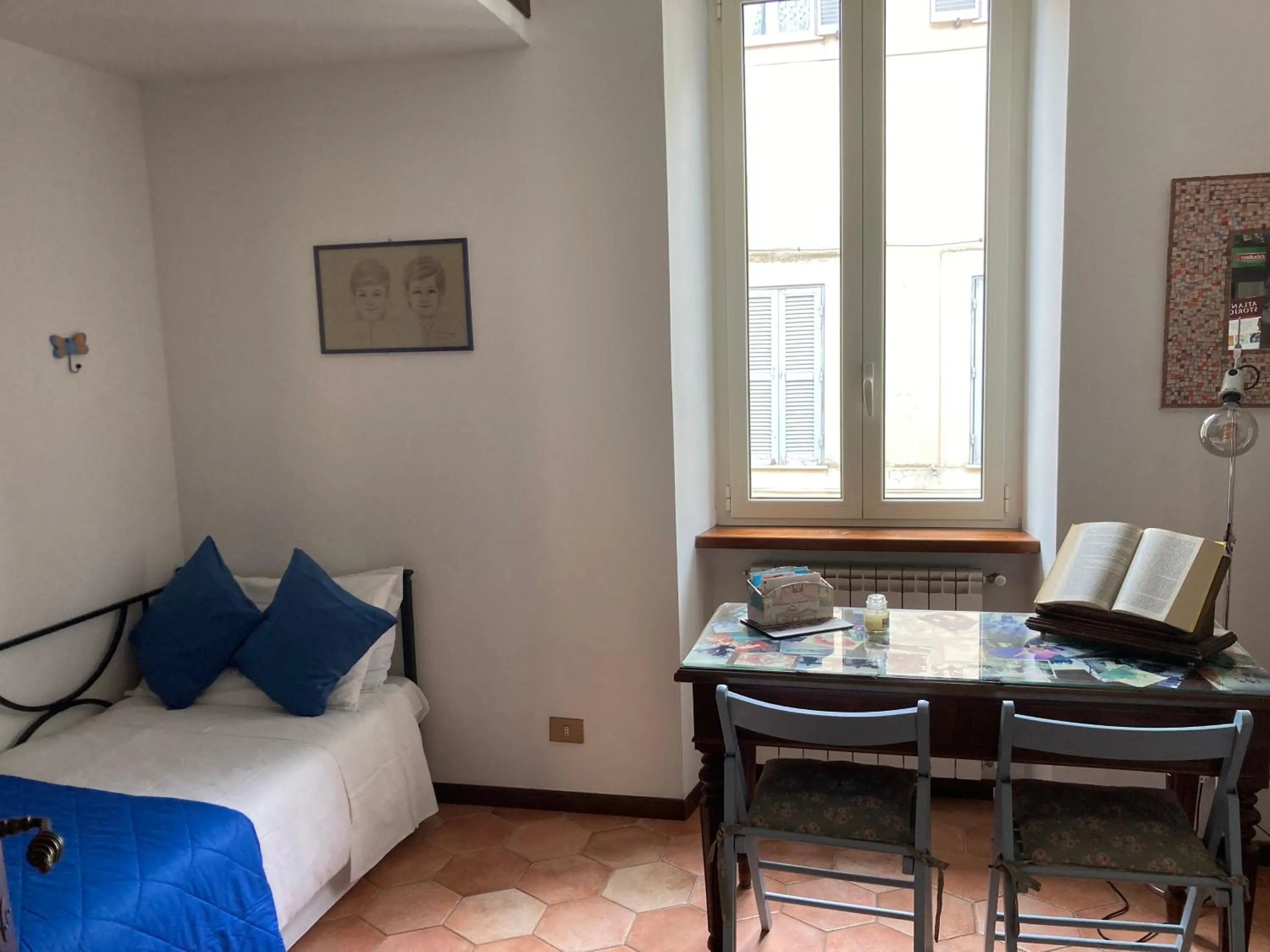Bedroom, Bed in La luce del borgo